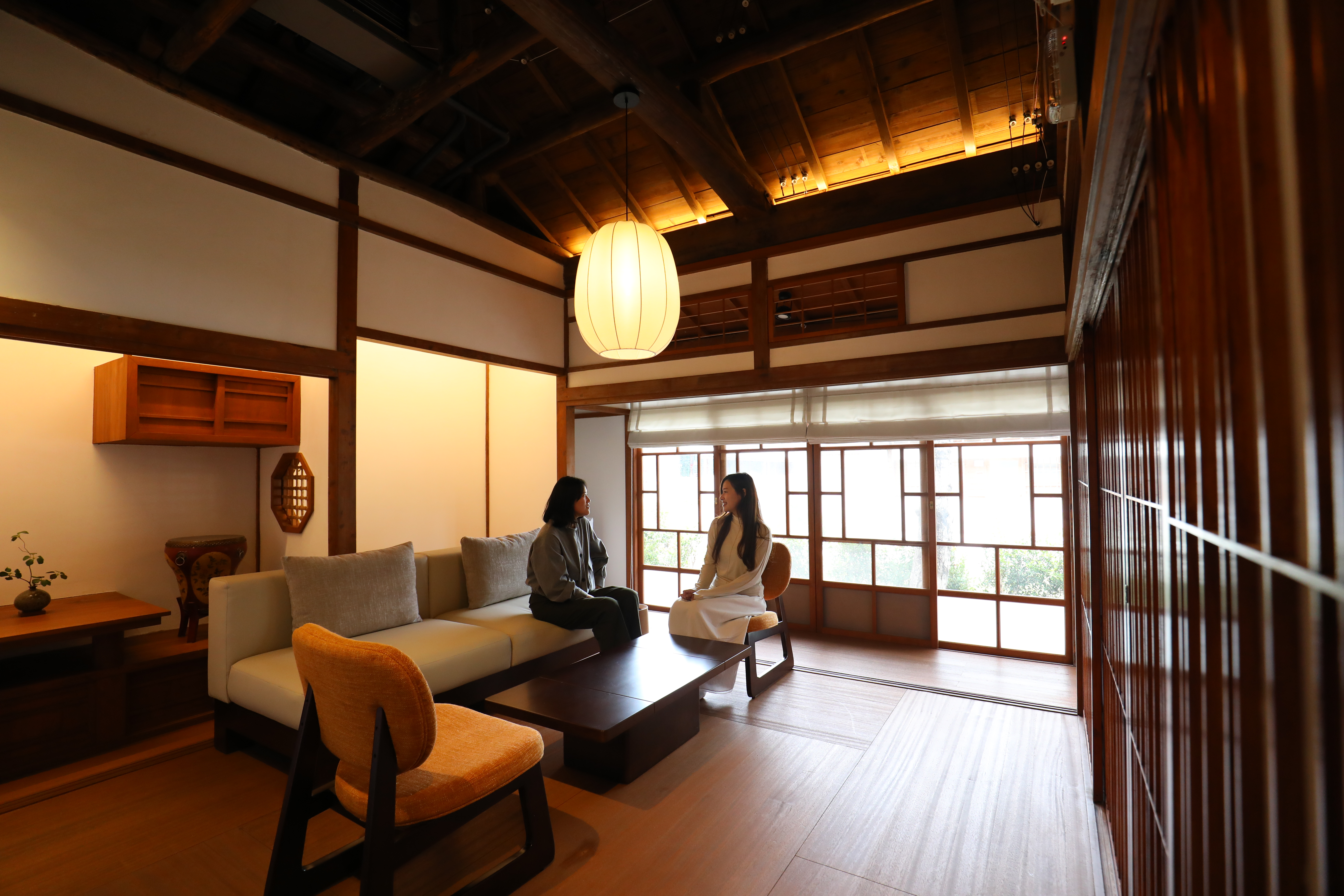 「日式町屋雙房」中設有茶席區、臥室區，以日式家屋的格局設計，可完整體驗日式老宅。
