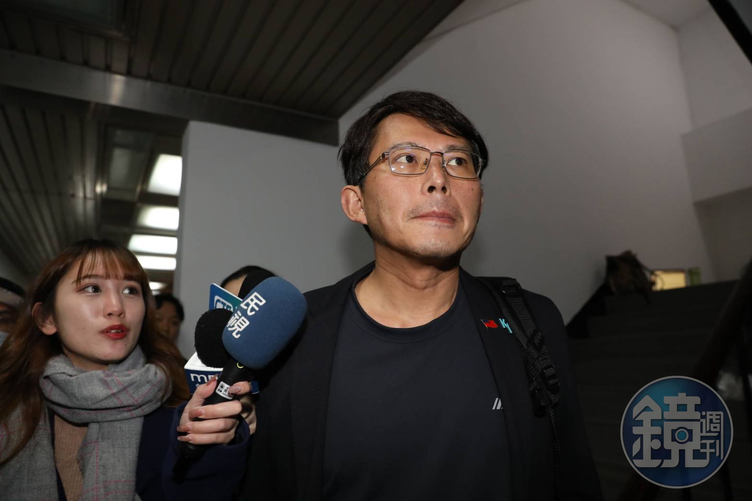 民眾黨主席柯文哲因捲入官司而請辭,由民眾黨立法院黨團總召黃國昌代理主席。