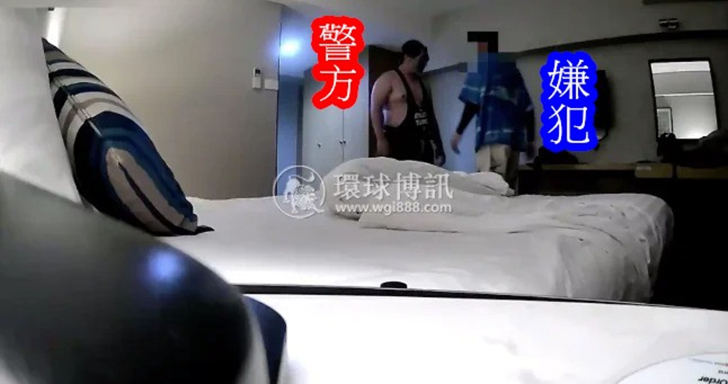 中國男遊泰性侵女大生,泰警配合他玩多P!假扮「變態假面」成功逮人。(翻自《環球博訊》)