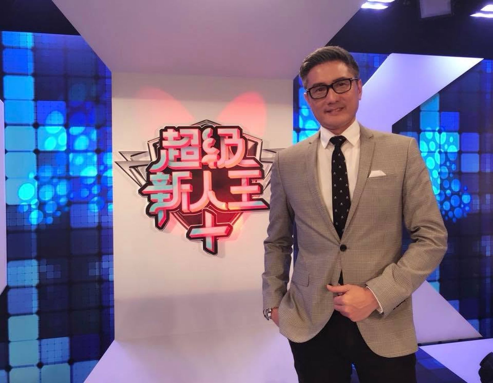 痛失22歲罕病愛女白髮送黑髮 他鑽研AI重現女兒聲影為自己博士畢典獻聲