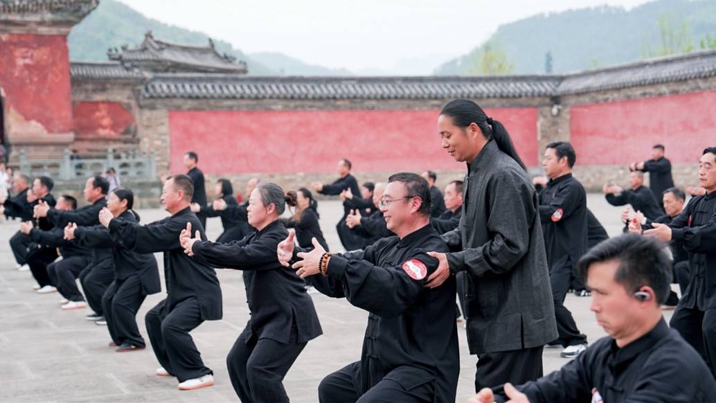 「小糖樂學」目前提供太極拳、八段錦等養生運動課程，也涵蓋手機攝影、英語及樂器等不同類型的興趣學習內容。（讀者提供）