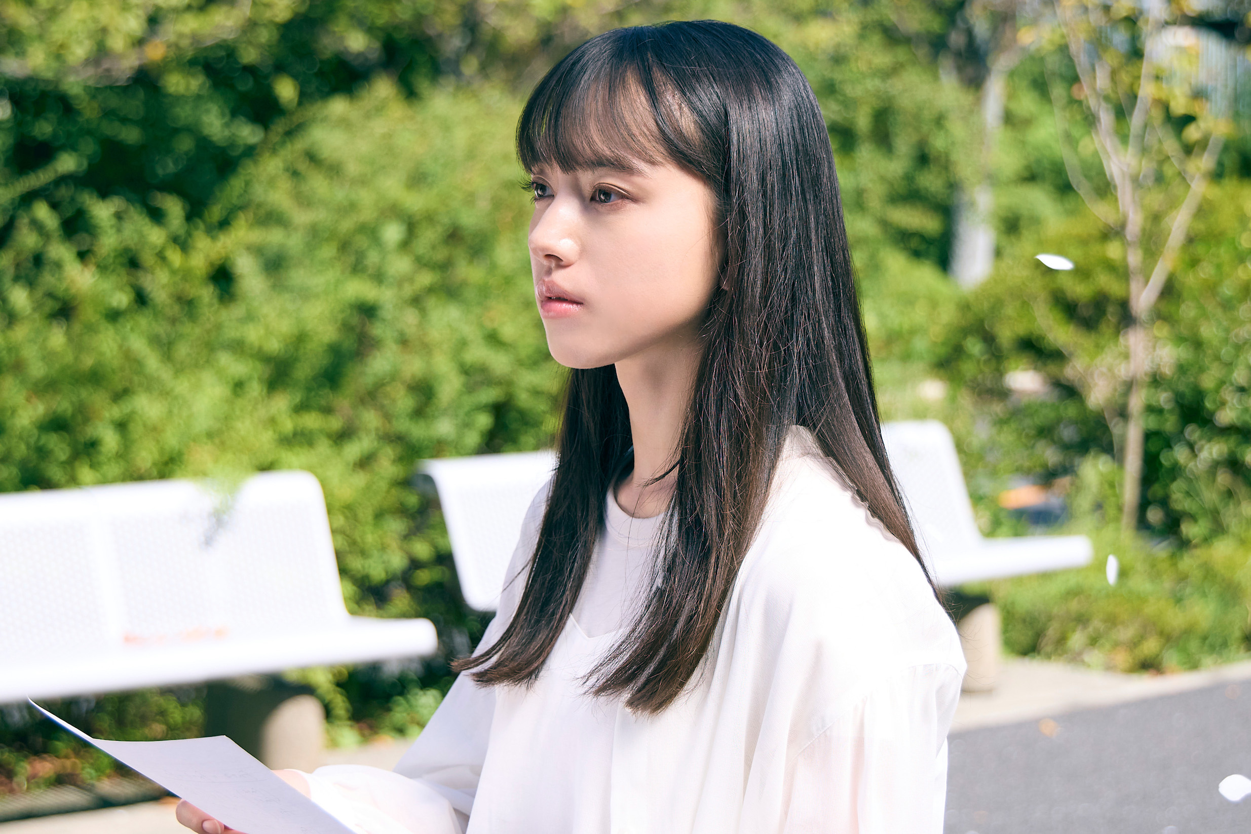 清原果耶飾演剛步入社會的「恩村優希」。（翻攝 My Diary 官方X）