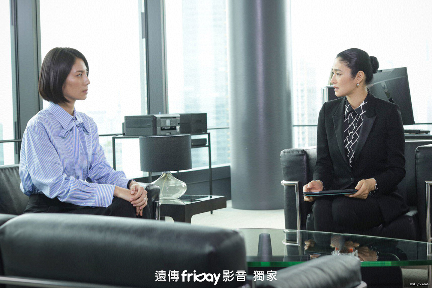 松下奈緒在記者會上被小雪爆料比起珠寶，「她比較想買相機！」（friDay影音提供）