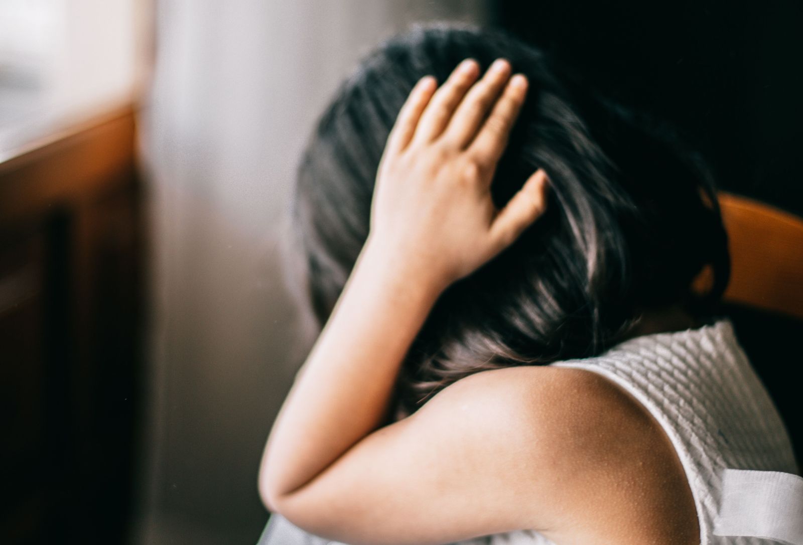 性侵完丟23元封口...屏東5歲女童慘遭得逞9次 「私密處痛染性病」才曝光!惡鄰開庭前竟突死了