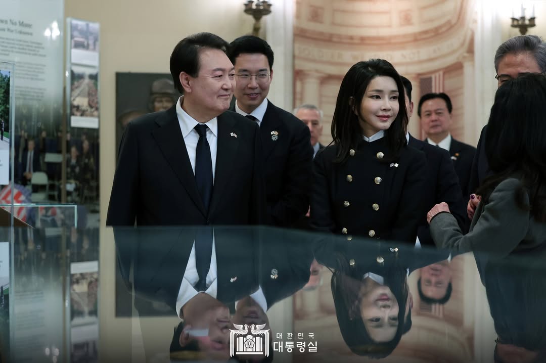 金建希二審判關4年，主審法官卻在一週後驚傳墜樓亡。（翻攝自Instagram@sukyeol.yoon）