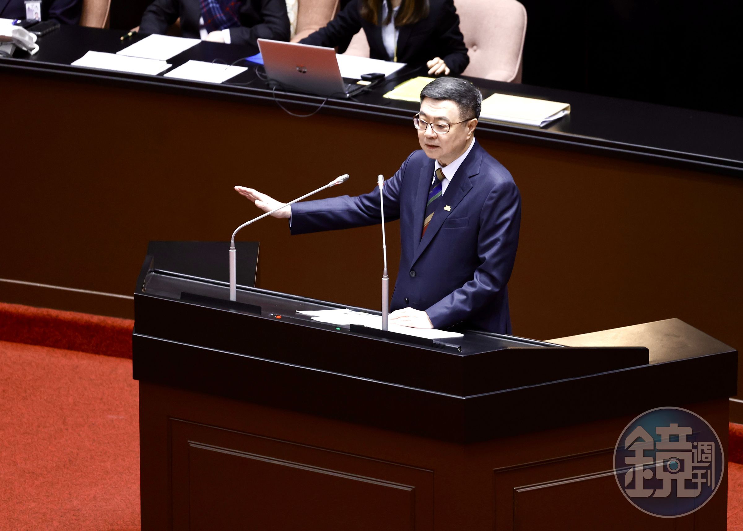 對於外界質疑台灣是否會被迫買軍武,行政院長卓榮泰今表示「自己的國家自己救」。(本刊資料照)