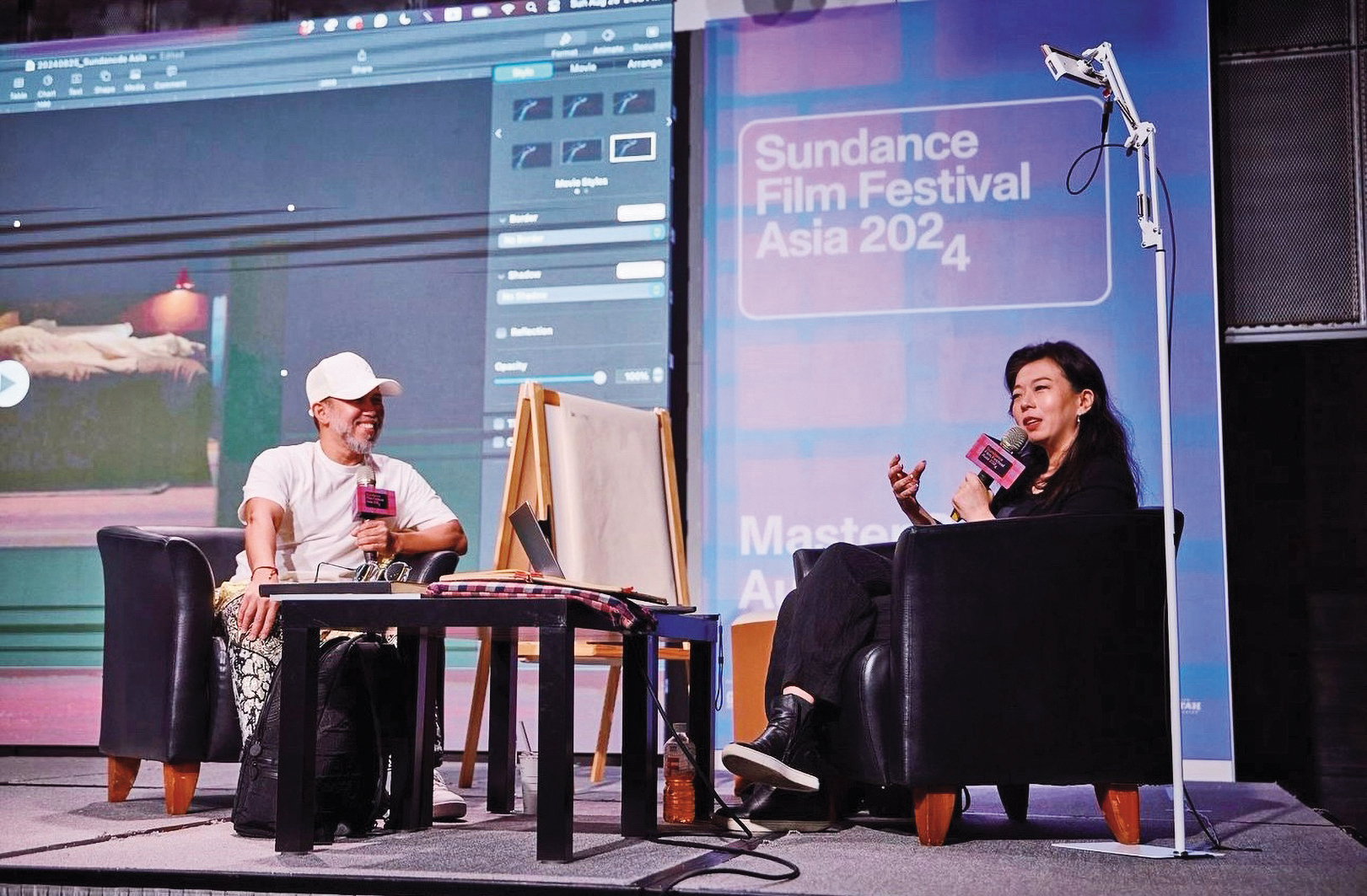 洪詩婷（右）出席亞洲日舞影展大師論壇，與漫威前資深視覺藝術設計師安東尼法蘭西斯科（左）分享創作心法。（亞洲日舞影展提供）