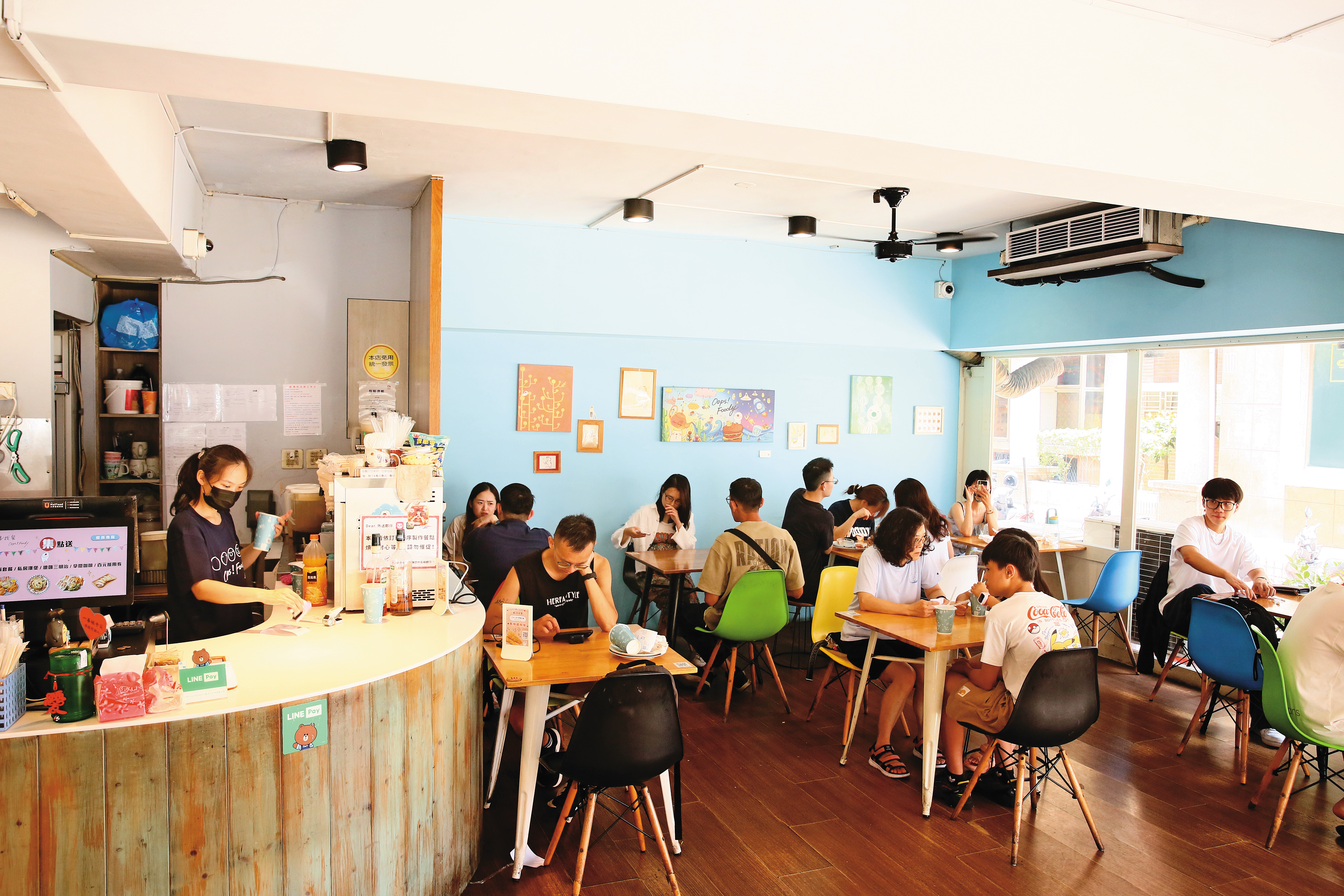 位在新竹振興路的歐浮找餐創始店,是新竹第一間早午餐店,走過11個年頭仍人氣不減。