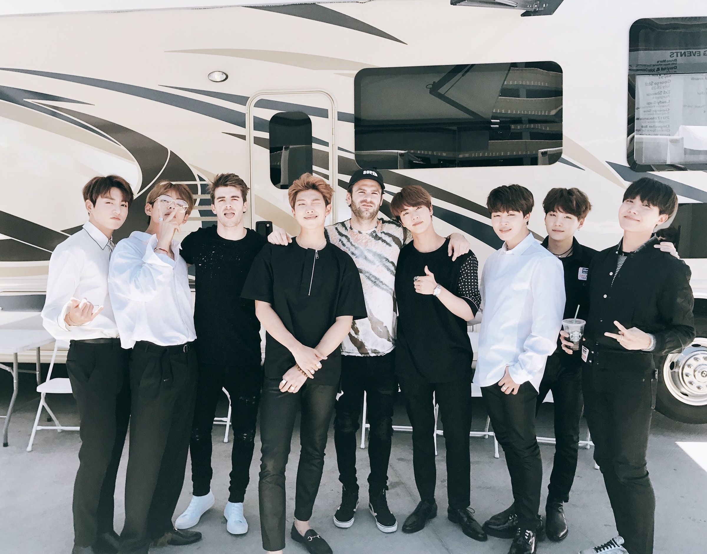 老菸槍雙人組(The Chainsmokers)曾與BTS防彈少年團合作〈Best of Me〉。(翻攝The Chainsmokers G X)