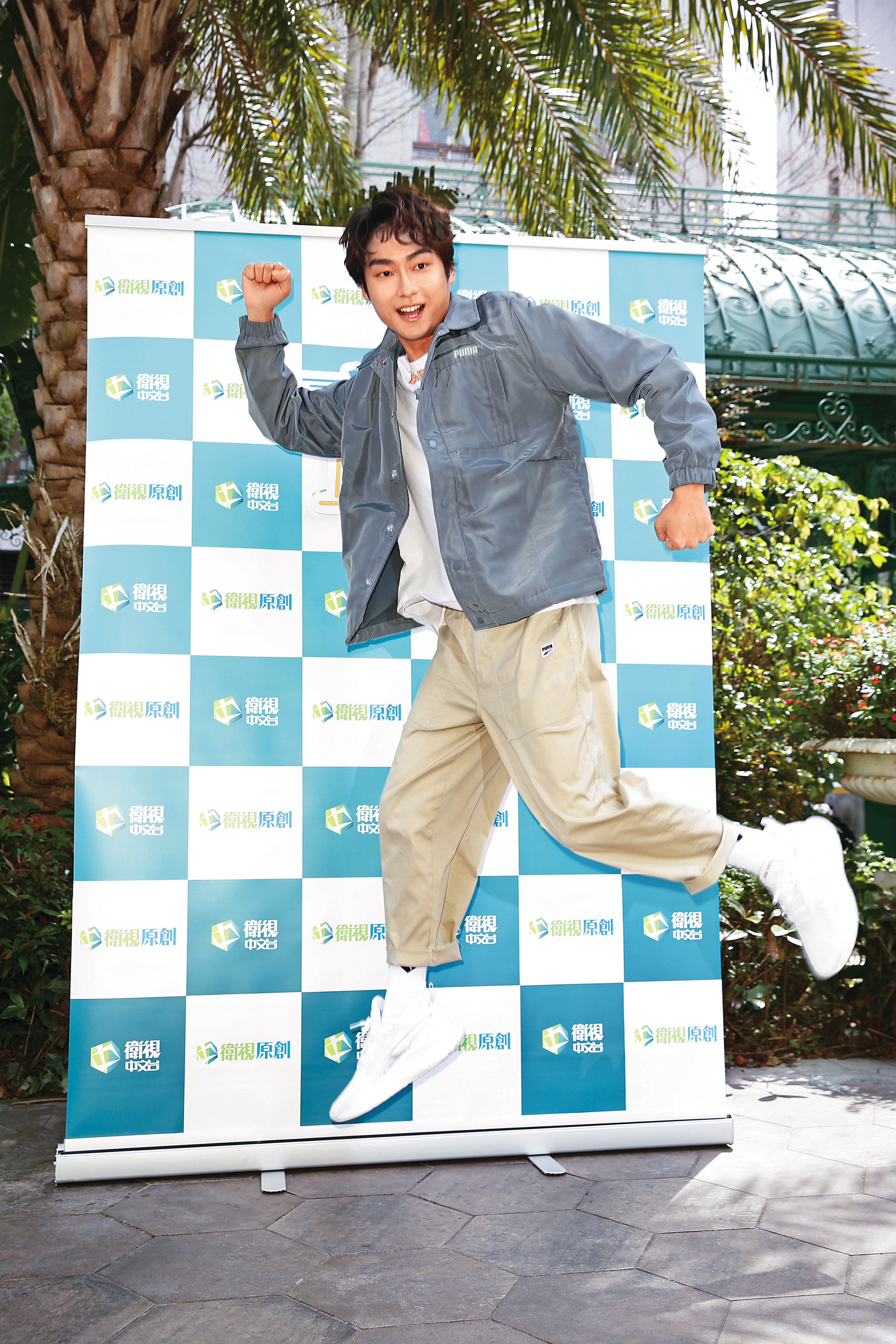 林鶴軒除了是劇場演員，也橫跨電視、電影發展。