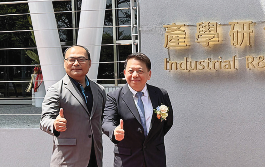 李一民（左）與陳敦基（右）2人關係密切，陳續任校長失利後，李出馬角逐校長，被校內教職員視為陳的人馬。（翻攝高雄餐旅大學官網）