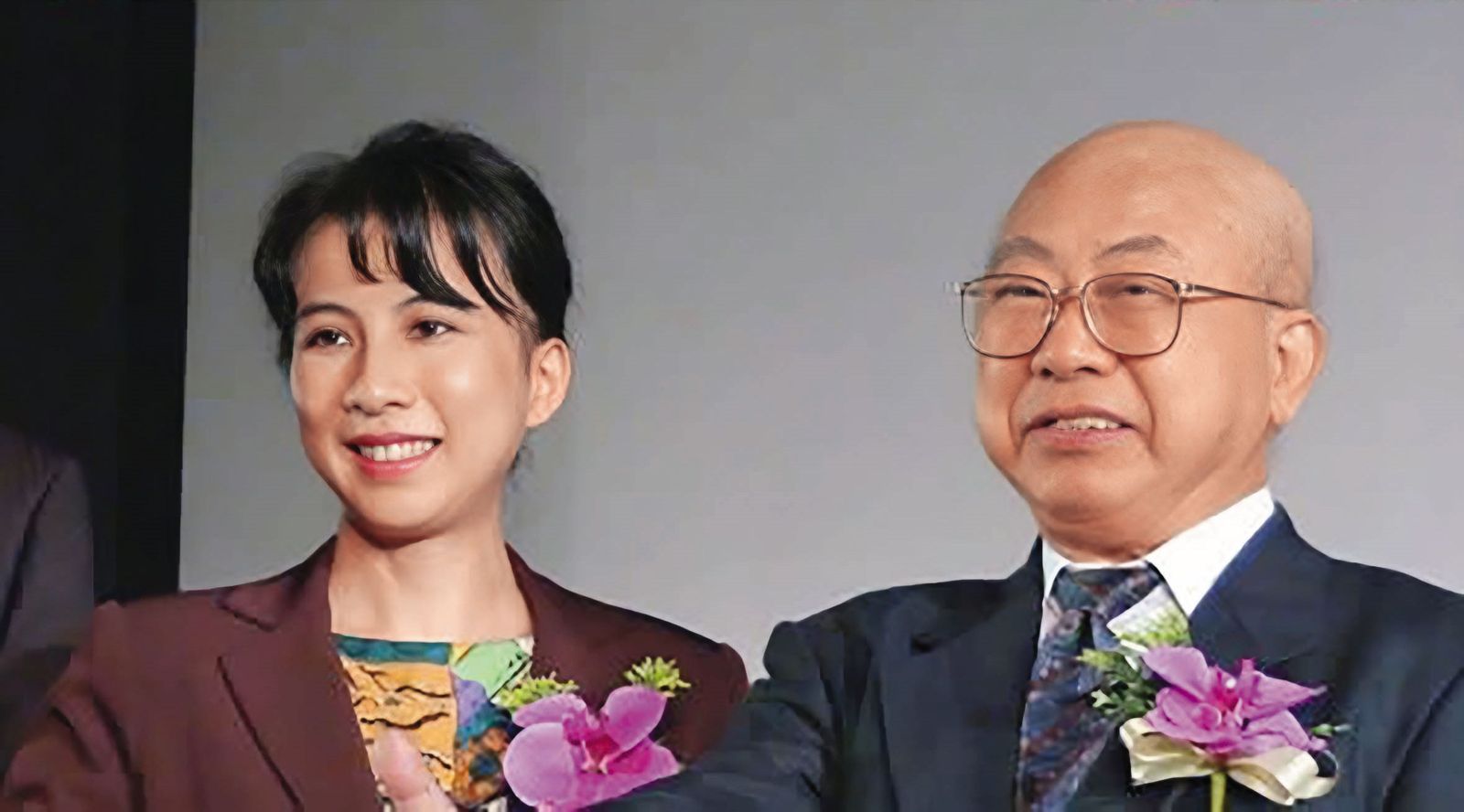三陽機車前董座黃世惠（右）家族爆發爭產案，小女兒黃悠美（左）獲父親支持取得祖厝。（翻攝三陽工業官網）