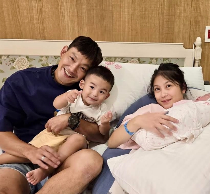 威廉全程陪著老婆卓君澤生產，迎來前世情人「檸檬」。（圖／翻攝自卓君澤IG）