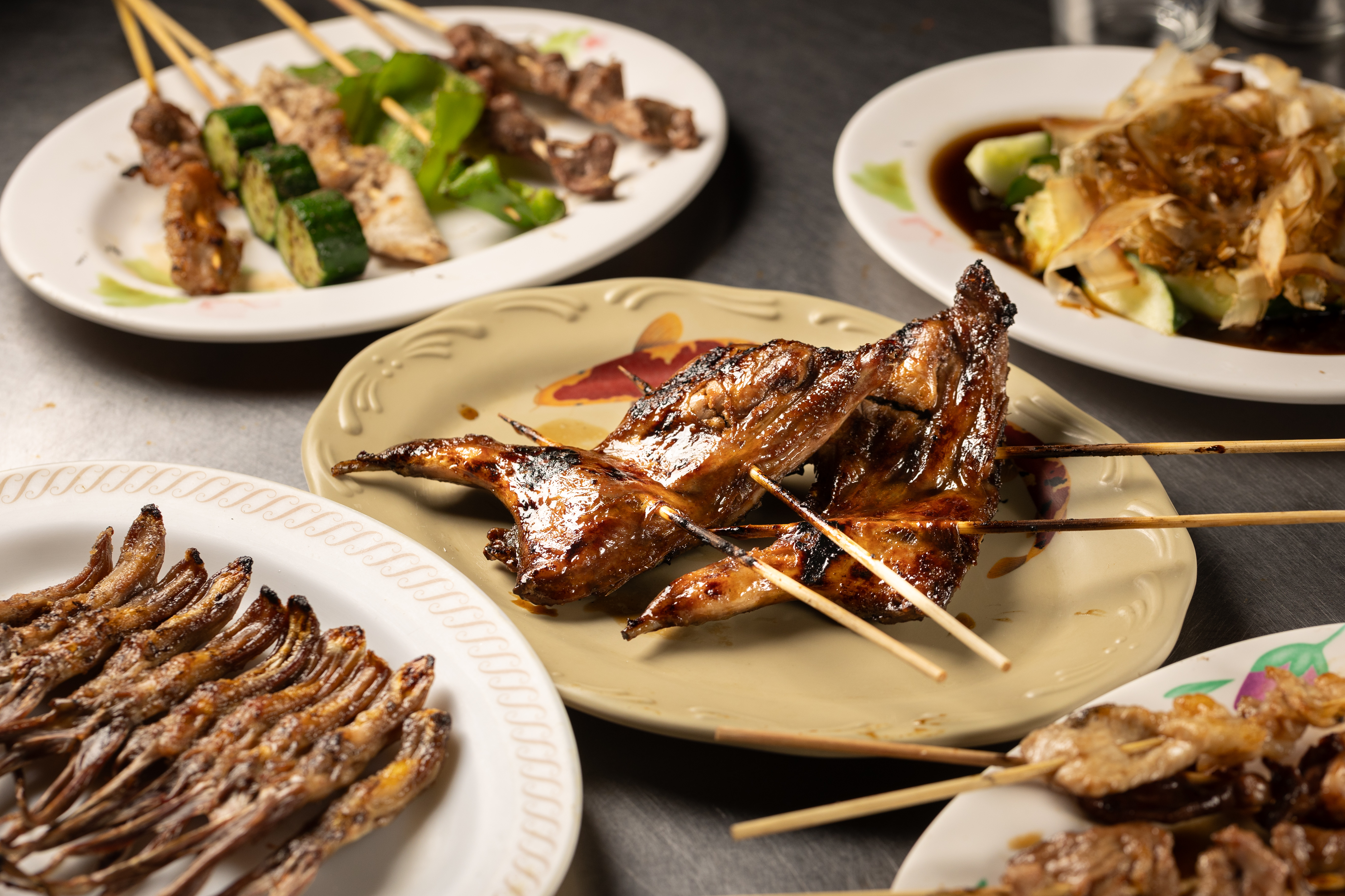 「姚燒鳥」創立於1946年，是已有近80年歷史的燒鳥老店。