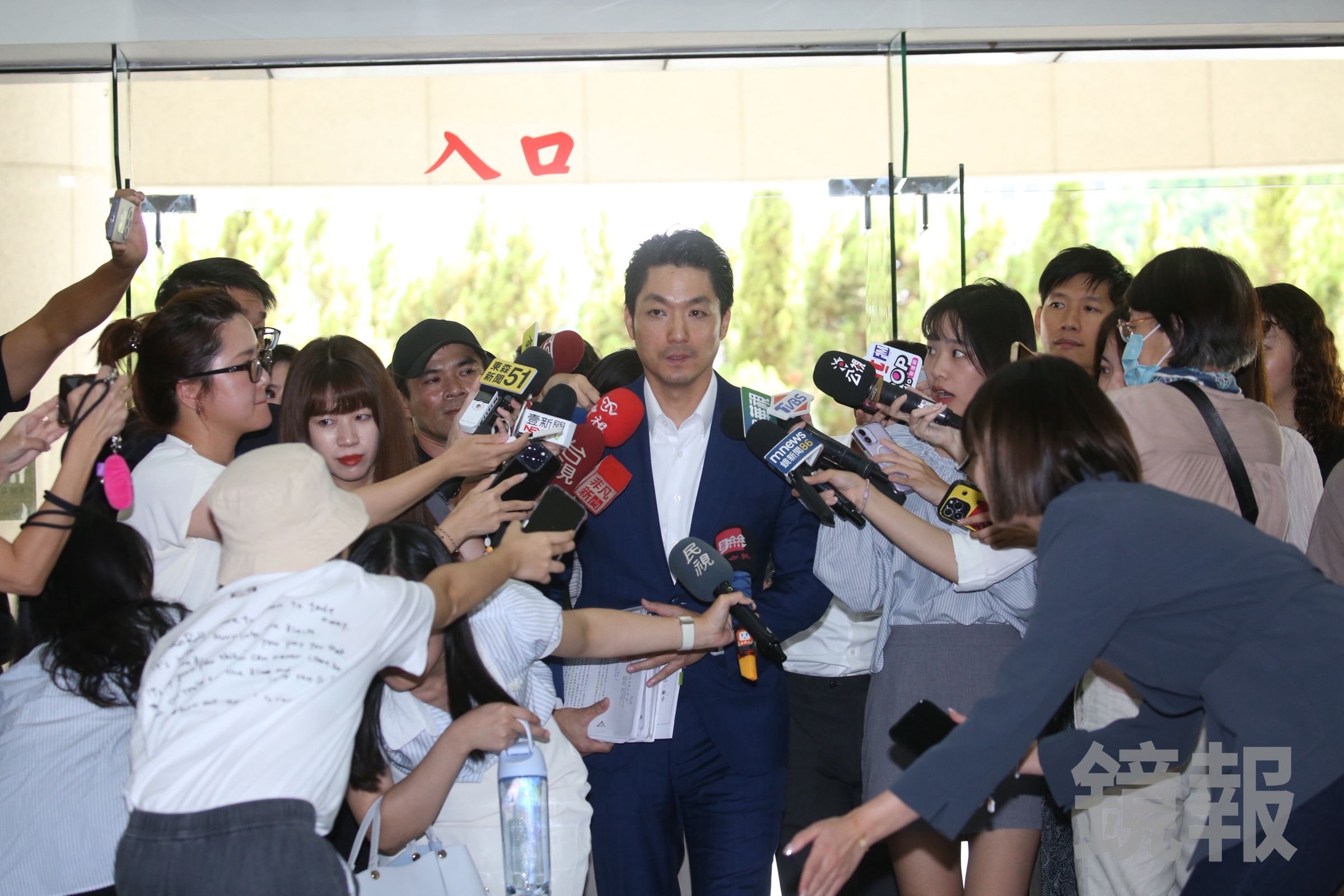 蔣萬安被問到是否擔心翁曉玲會影響選情時低調未做回應。(資料趙,鏡報董孟航)