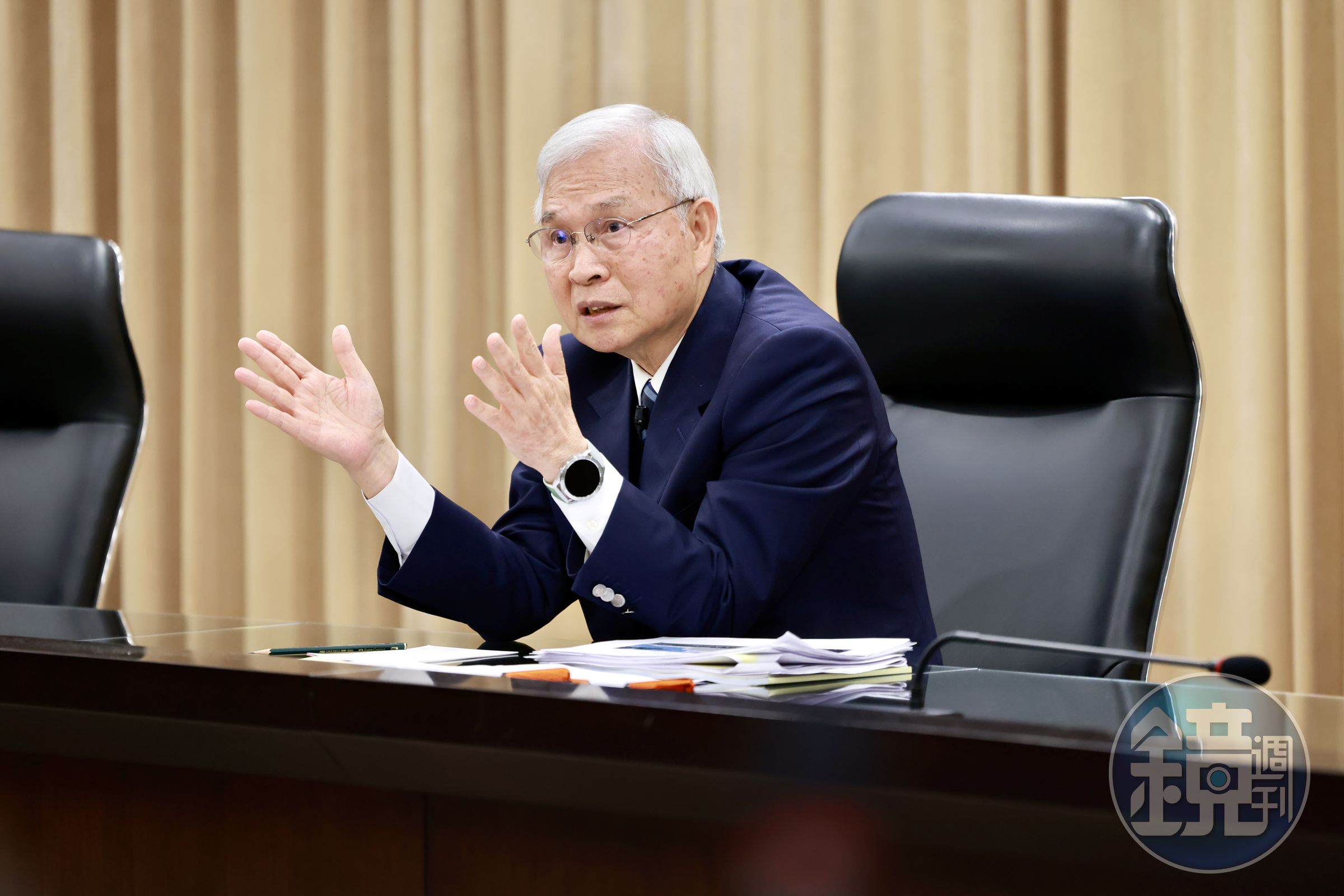 央行總裁楊金龍總裁強調，目前房市正「軟著陸」，將密切注意並度持續滾動檢討。