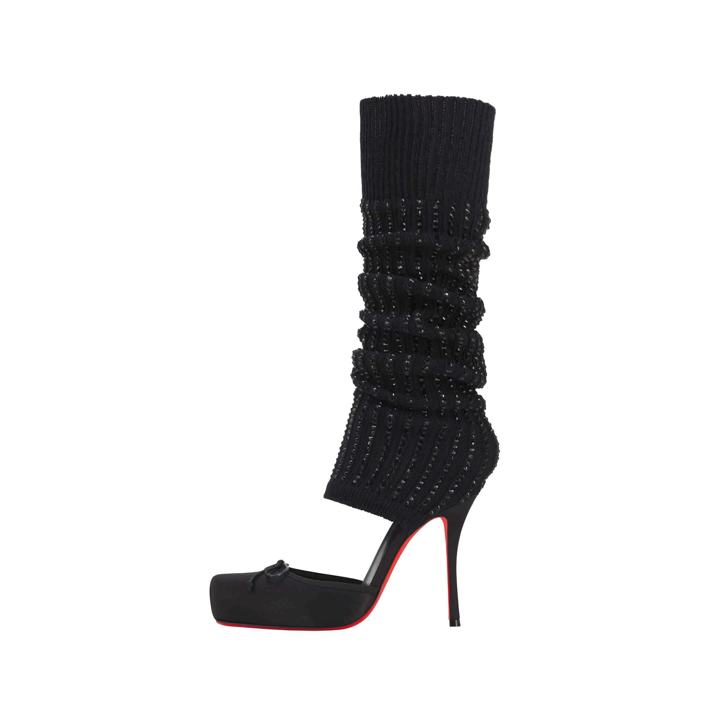 搭配溫暖羊毛腿套的Cassia Annmac，NT$67,500。（Christian Louboutin提供）