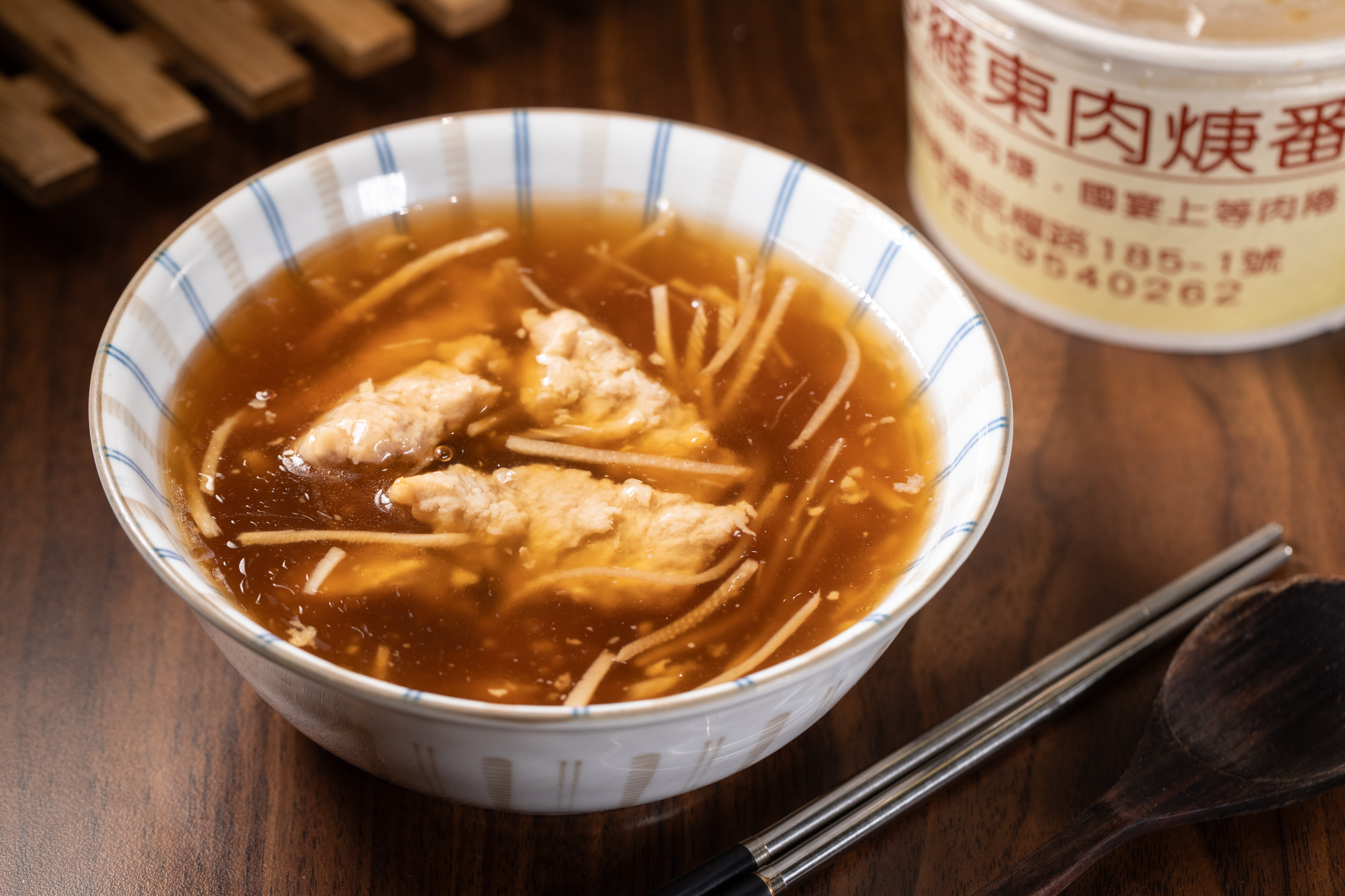 羅東肉焿番的「肉焿」目前只能外帶回家享用。(60元/碗)