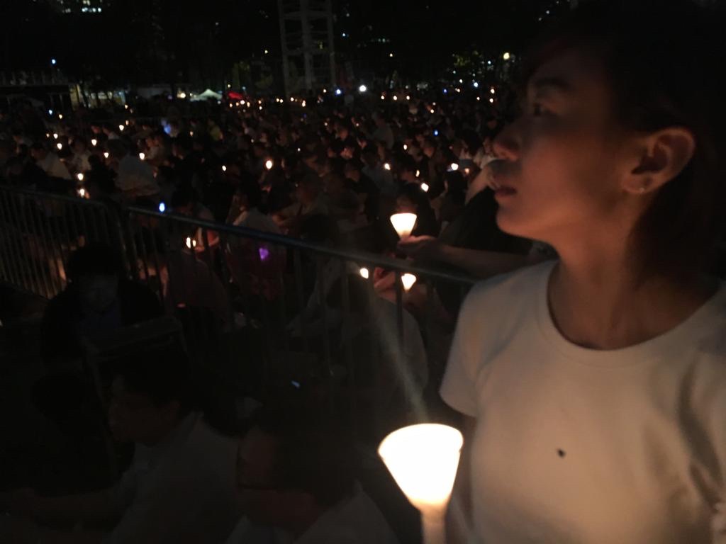 2019年以前,維園集會每年點起燭光,悼念六四,要求平反。