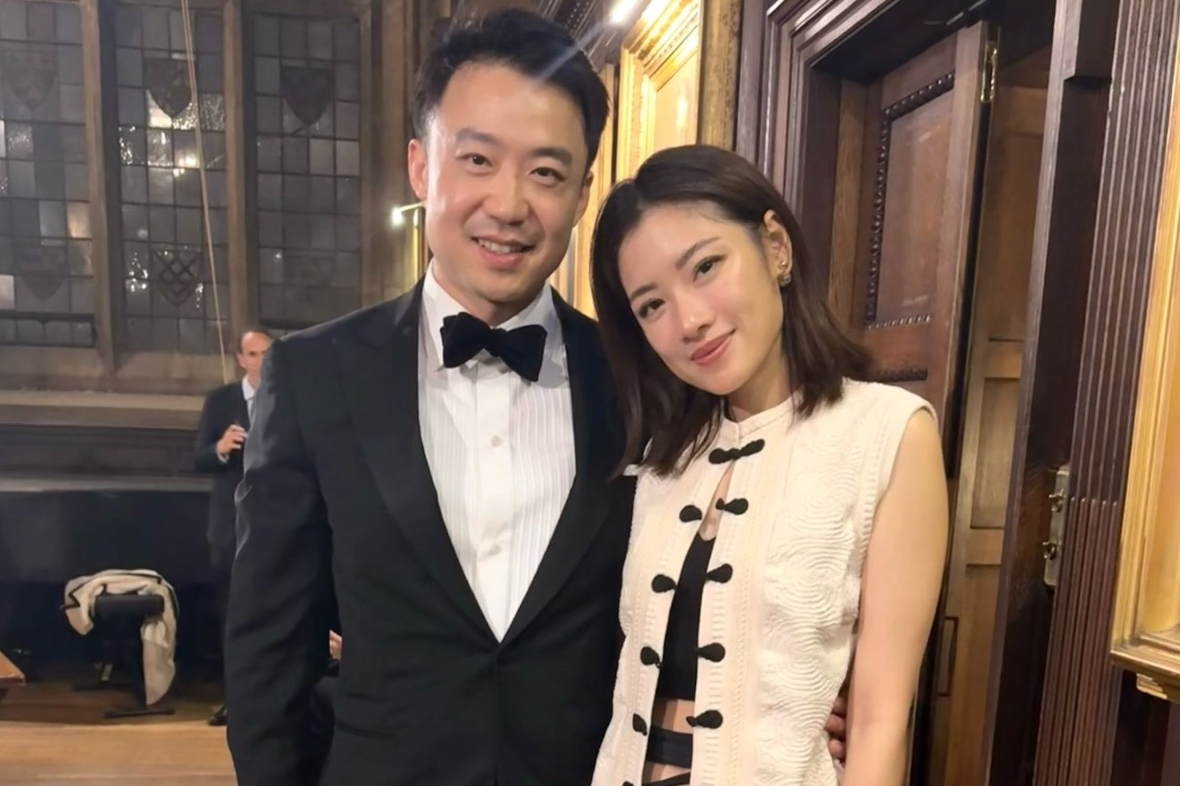 薄瓜瓜與妻子許惠瑜罕見同框的合影在社群平台X上引發熱烈討論。（翻攝自薄瓜瓜 X）