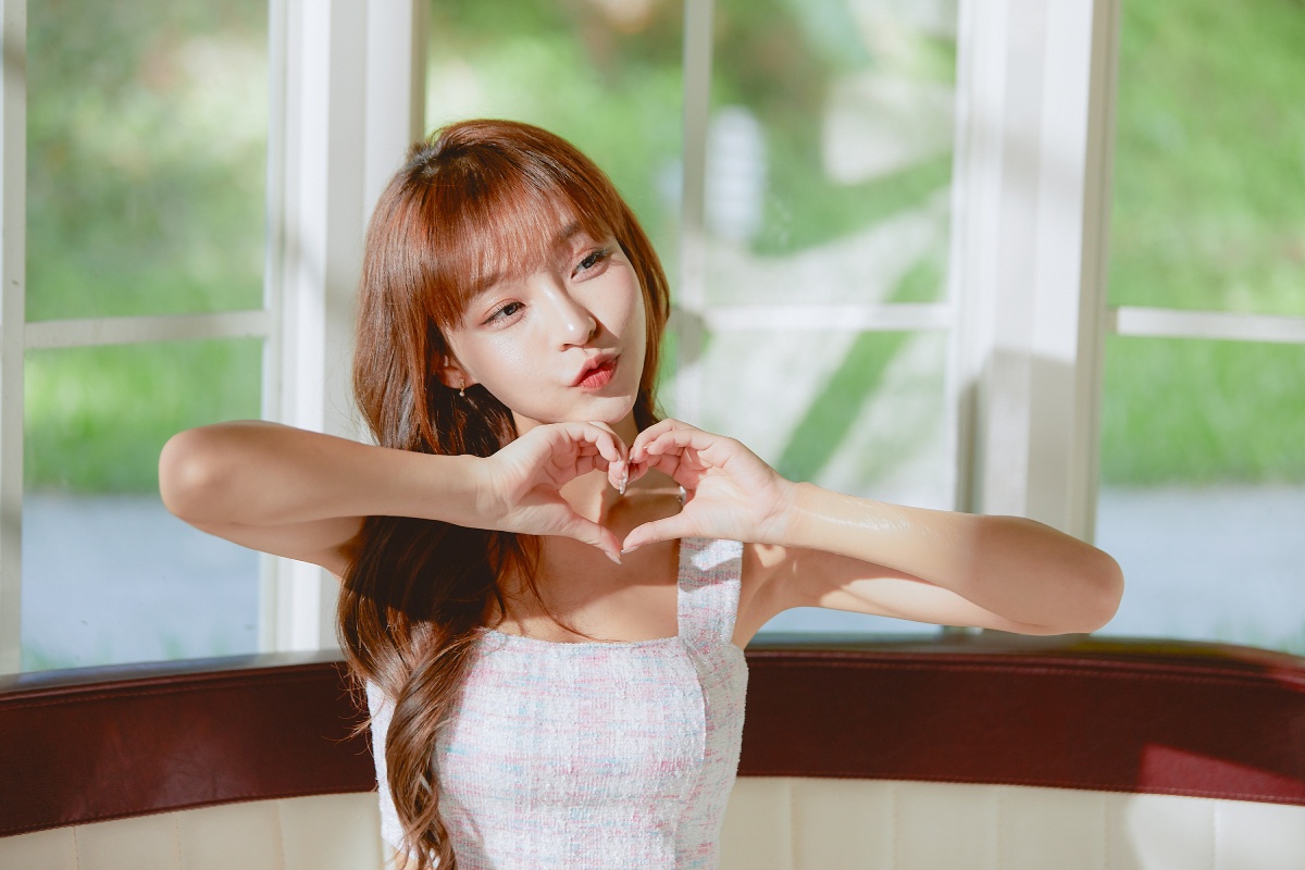 耶誕將至！《林襄沉浸式寫真》想找你「一起約會」。（ HTC VIVE ORIGINALS提供）