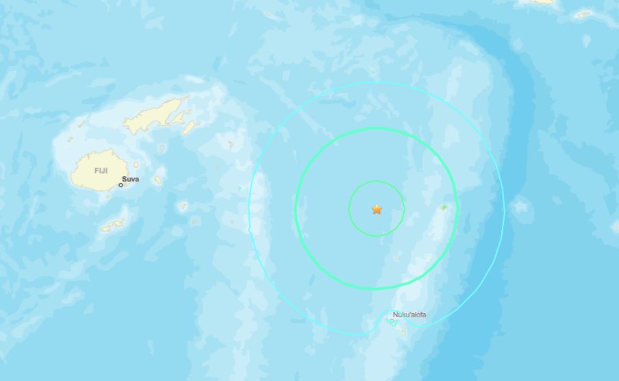 美國地質調查局（USGS）觀測數據則顯示，該起地震規模達7.5，震央位於東加第二大城內亞富以西約150公里處。（翻攝自earthquake.usgs.gov）