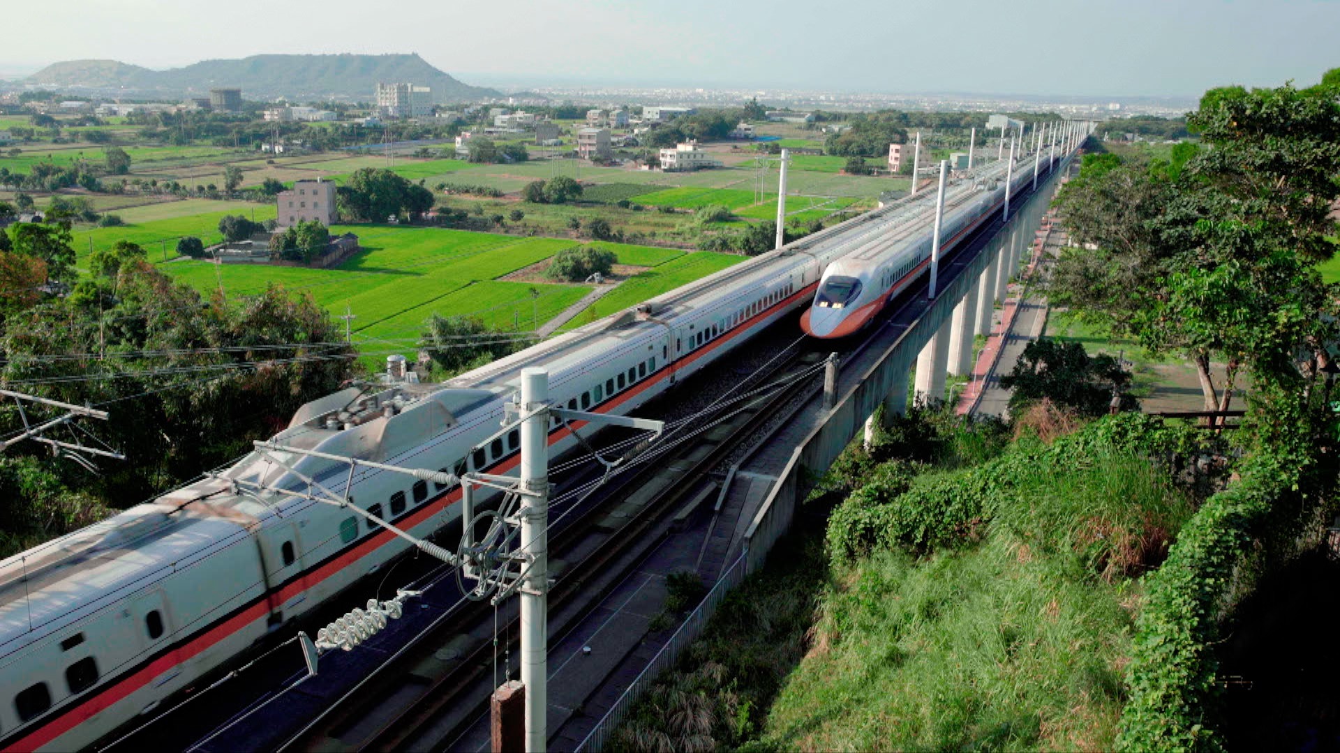 竹苗高鐵新特區位於新竹與台中之間，相較兩地房價已明顯上升，區域仍維持3字頭基期，在高鐵生活圈中形成相對低基期的價格帶。