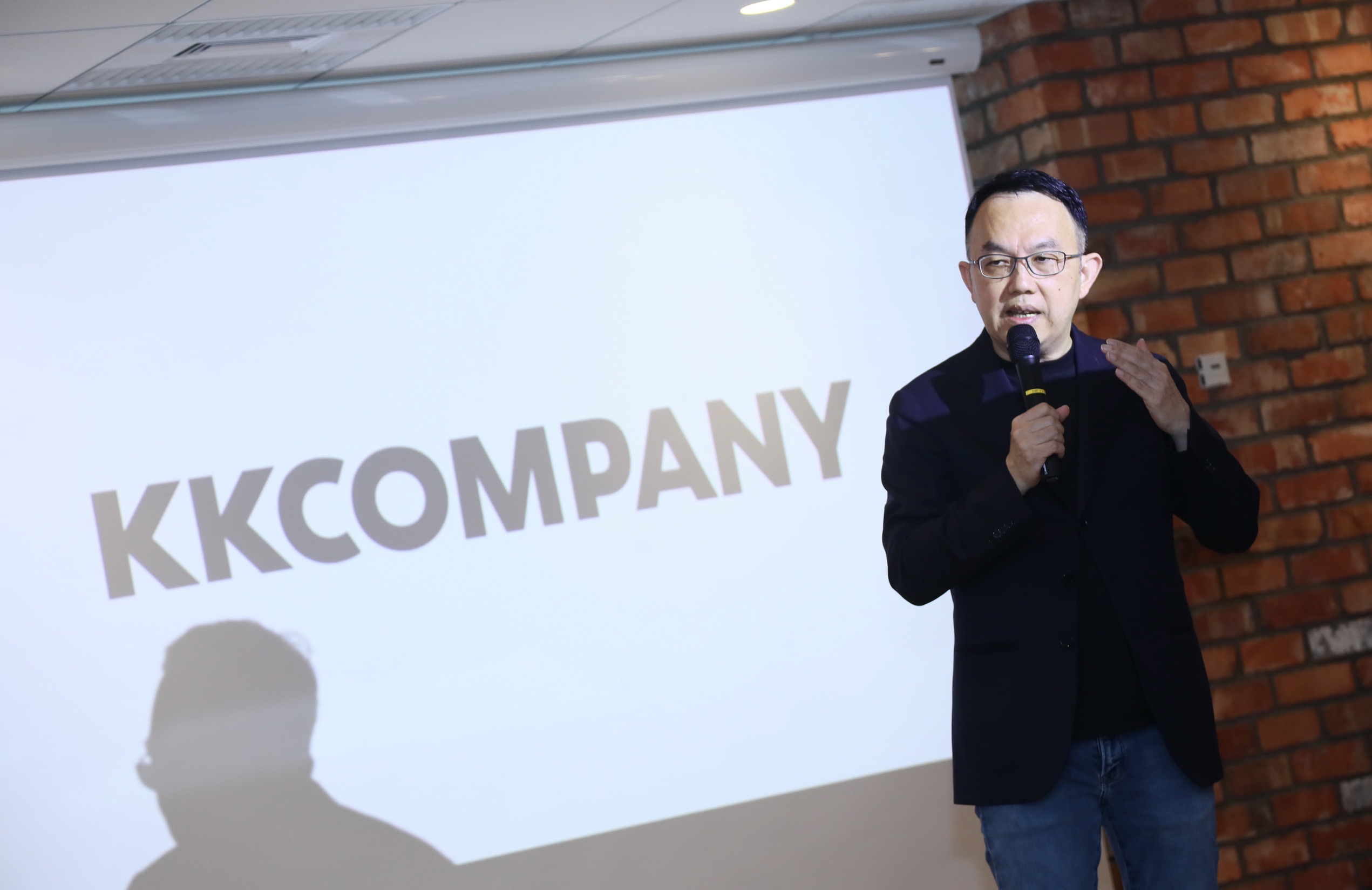 科科科技在日本發表AI應用新產品「BlendVision AiM」，希望為未來營運成長增添新的動能。圖為董事長王献堂。