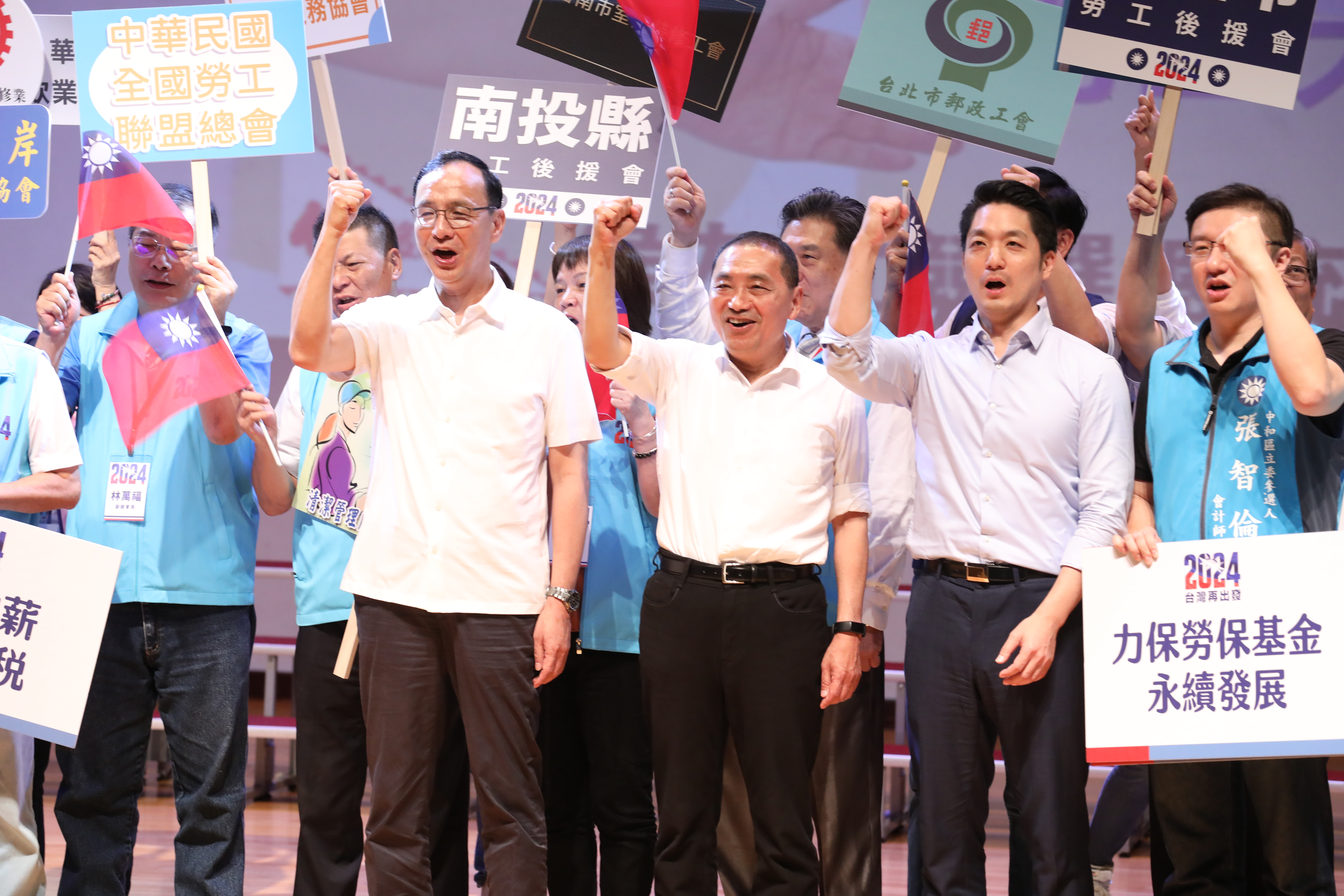 黃光芹爆料侯友宜在國民黨的內參民調中仍居老三，國民黨否認，指該數據為虛構的不實民調。