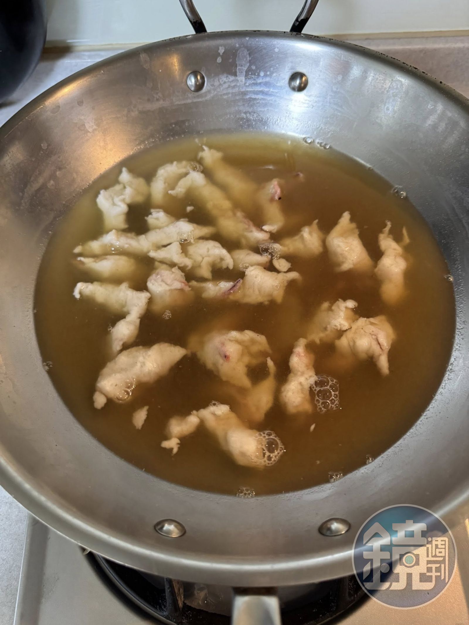 先下魷魚焿。