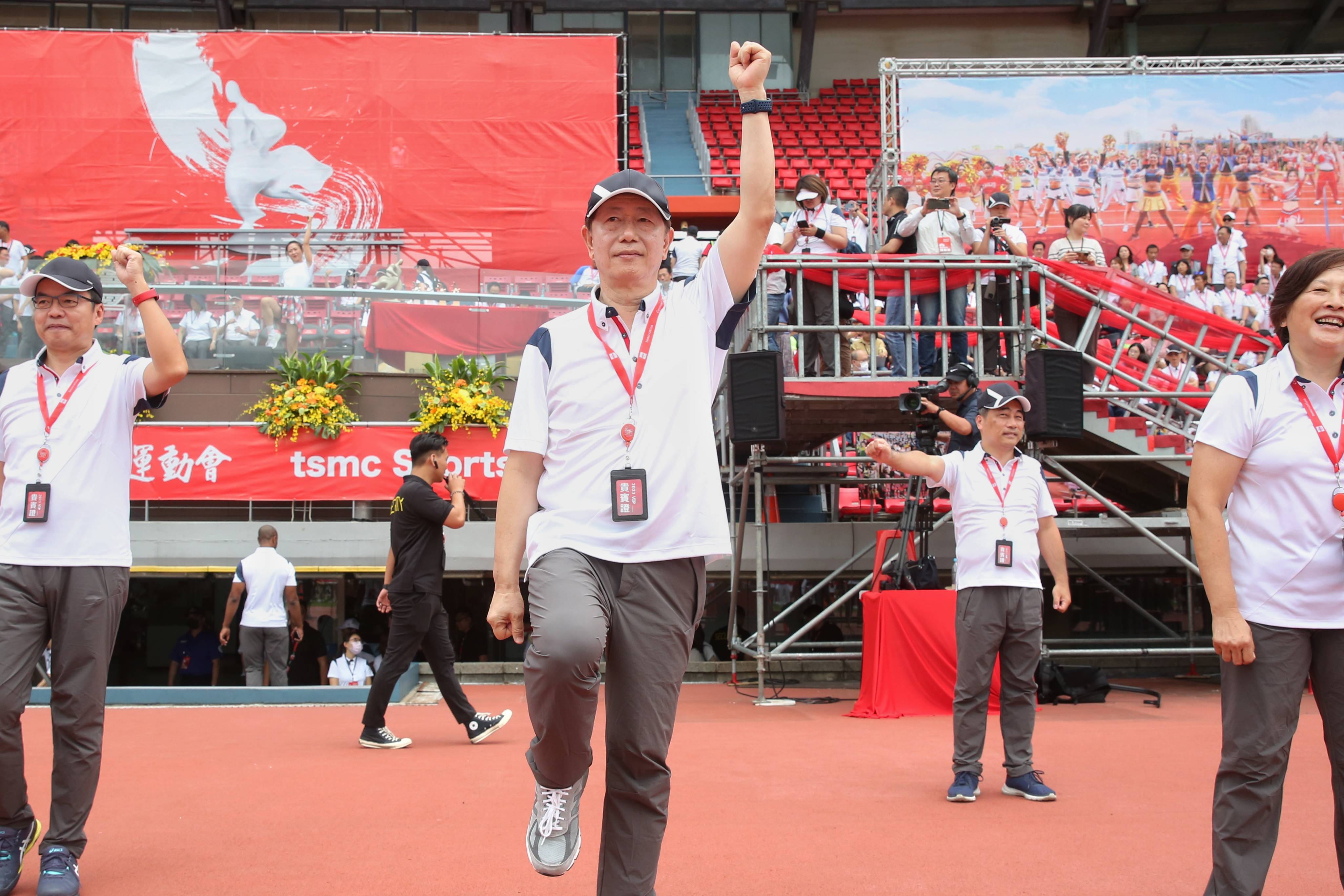 劉德音表示，台積電赴美、日建廠是跨出舒適圈，學習曲線是必經道路。