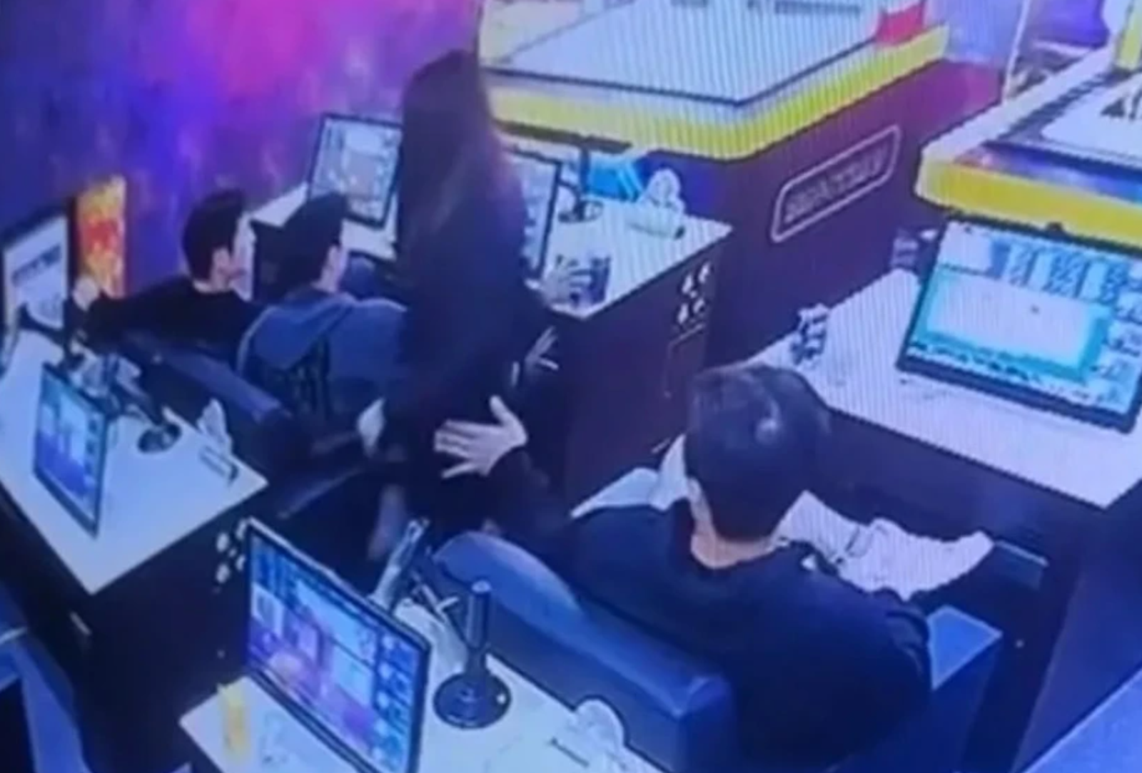 韓職棒球星台南春訓變調！4人深夜爽玩百家樂　更傳「鹹豬手」摸臀女店員遭球團遣返