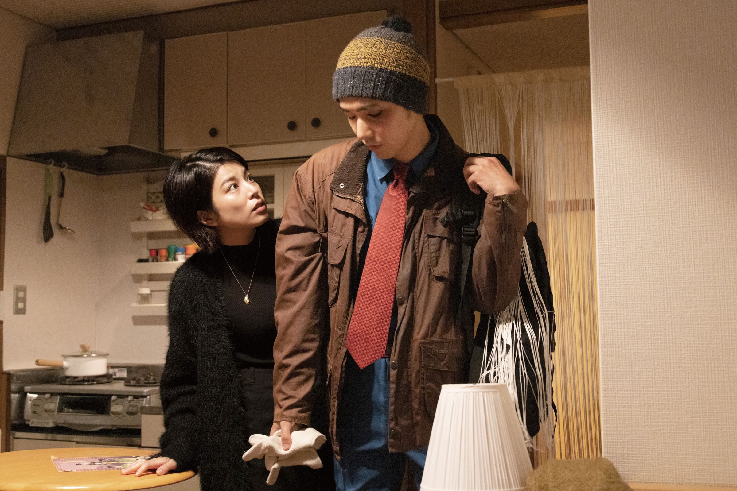 柄本佑(右)和佐藤穗奈美剛交往上互相扶持追夢,卻因低潮而漸行漸遠。(中影國際提供)