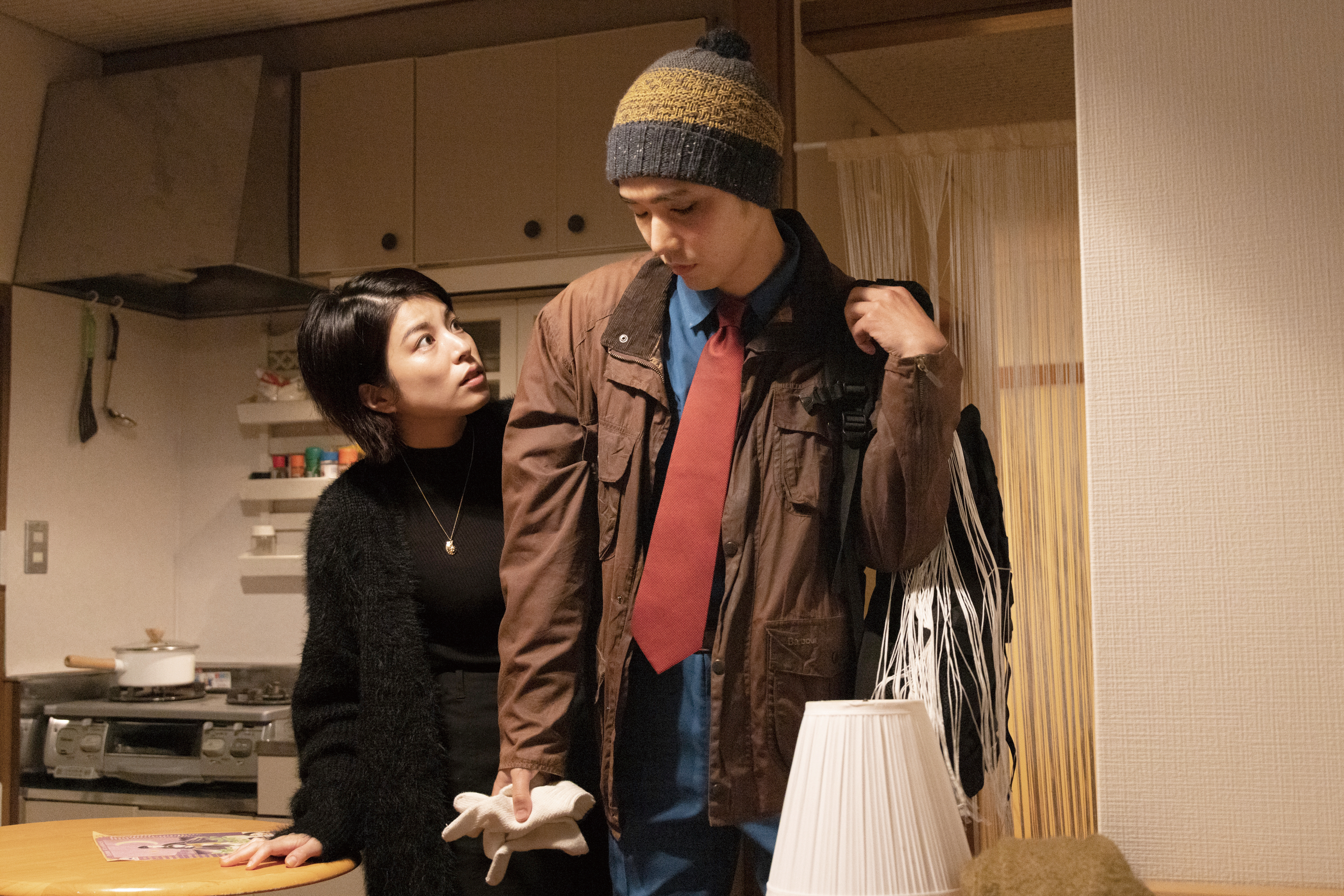 柄本佑(右)和佐藤穗奈美剛交往上互相扶持追夢,卻因低潮而漸行漸遠。(中影國際提供)