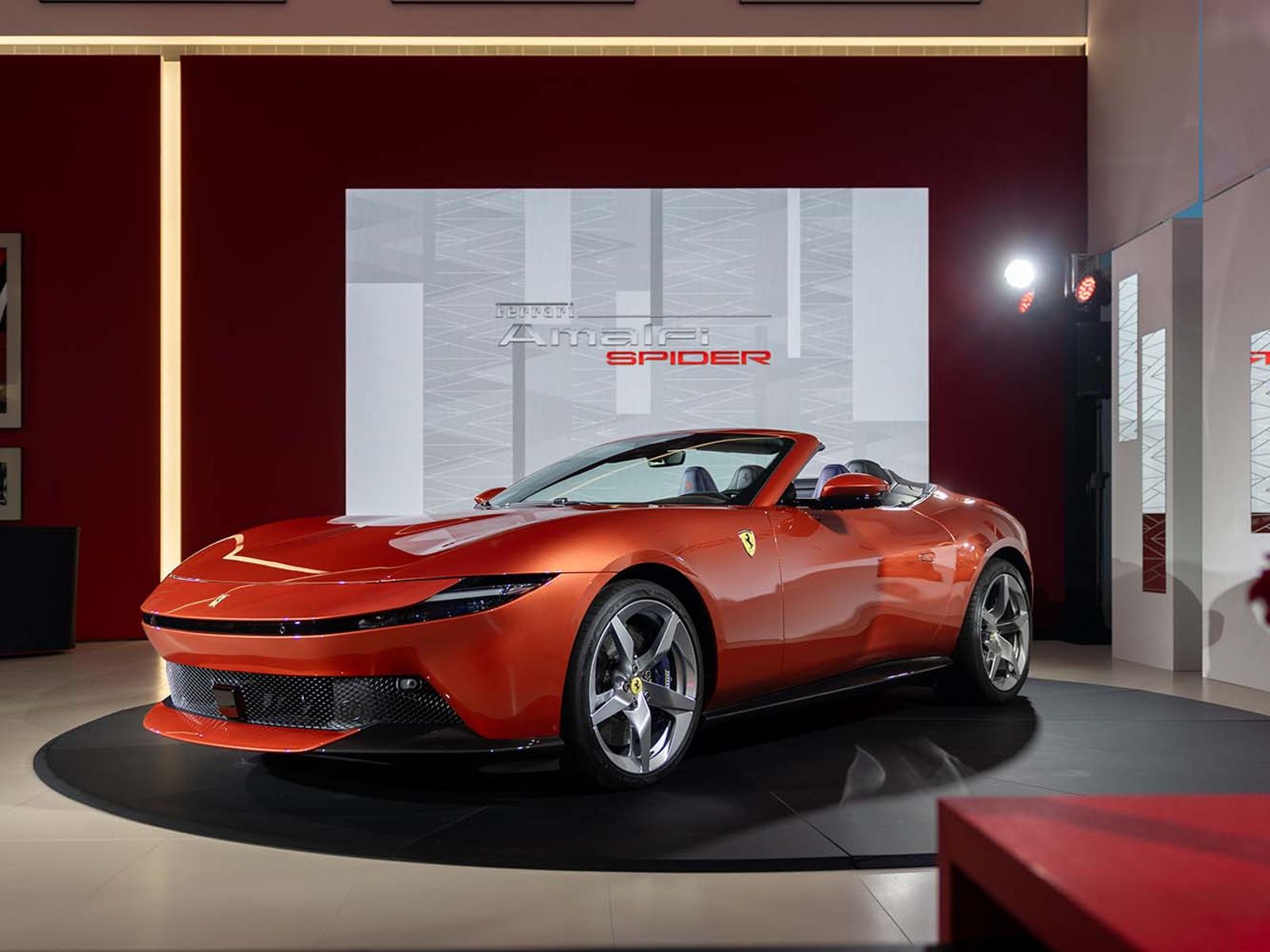 車誌/FERRARI Amalfi Spider 登台!義式敞篷 GT 再添新成員