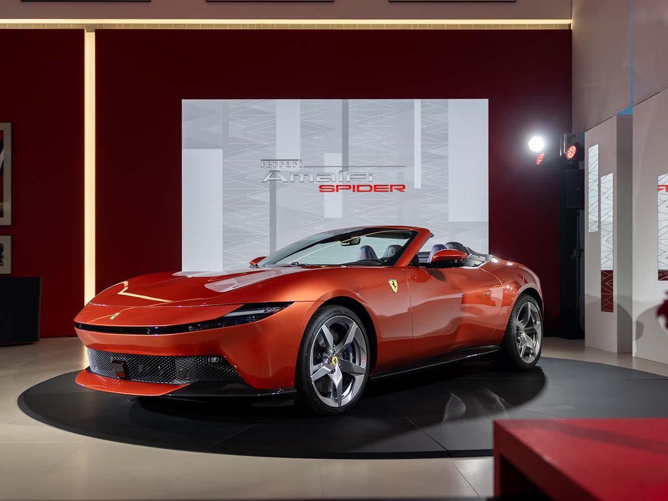 車誌/FERRARI Amalfi Spider 登台!義式敞篷 GT 再添新成員