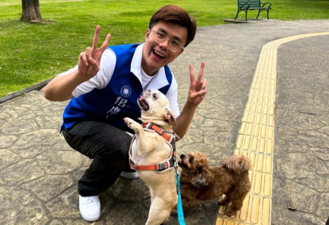 萬美玲說佀廣洋因為胖到120公斤所以沒有當兵，但有人翻出他4年前的照片懷疑說謊。（翻攝自佀廣洋臉書）