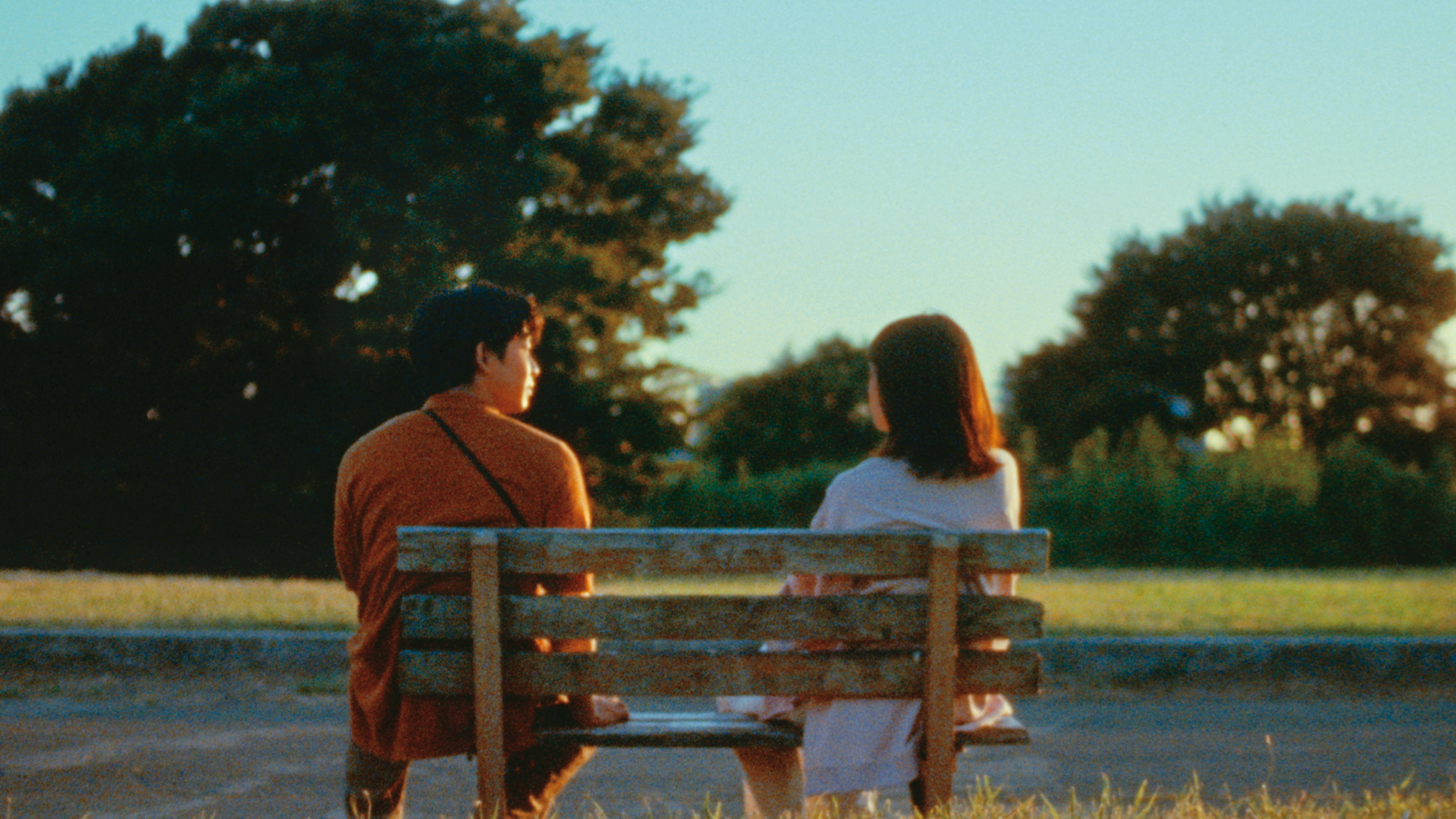 《長椅小情歌》以東京一張老舊的公園長椅為據點，傳達導演奧山由之對日常事物的感懷。（光年映畫提供）