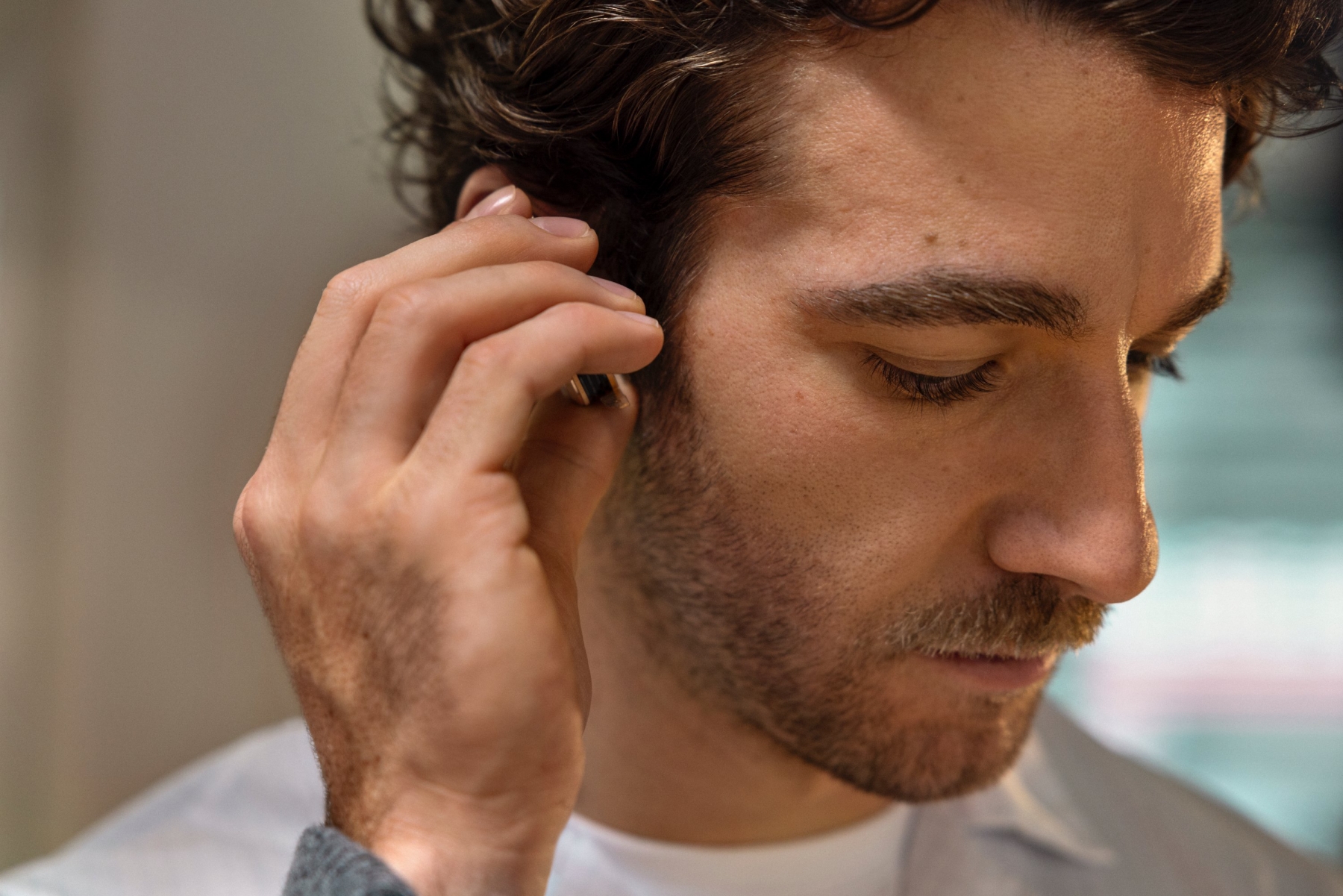 目前擔任荷蘭愛樂首席指揮的瑞士指揮家Lorenzo Viotti，為寶格麗全新發表的「四鎚三問大自鳴陀飛輪腕錶」與「教堂鐘樂三問陀飛輪」，調校出「魔鬼音程三全音」的報時音調。