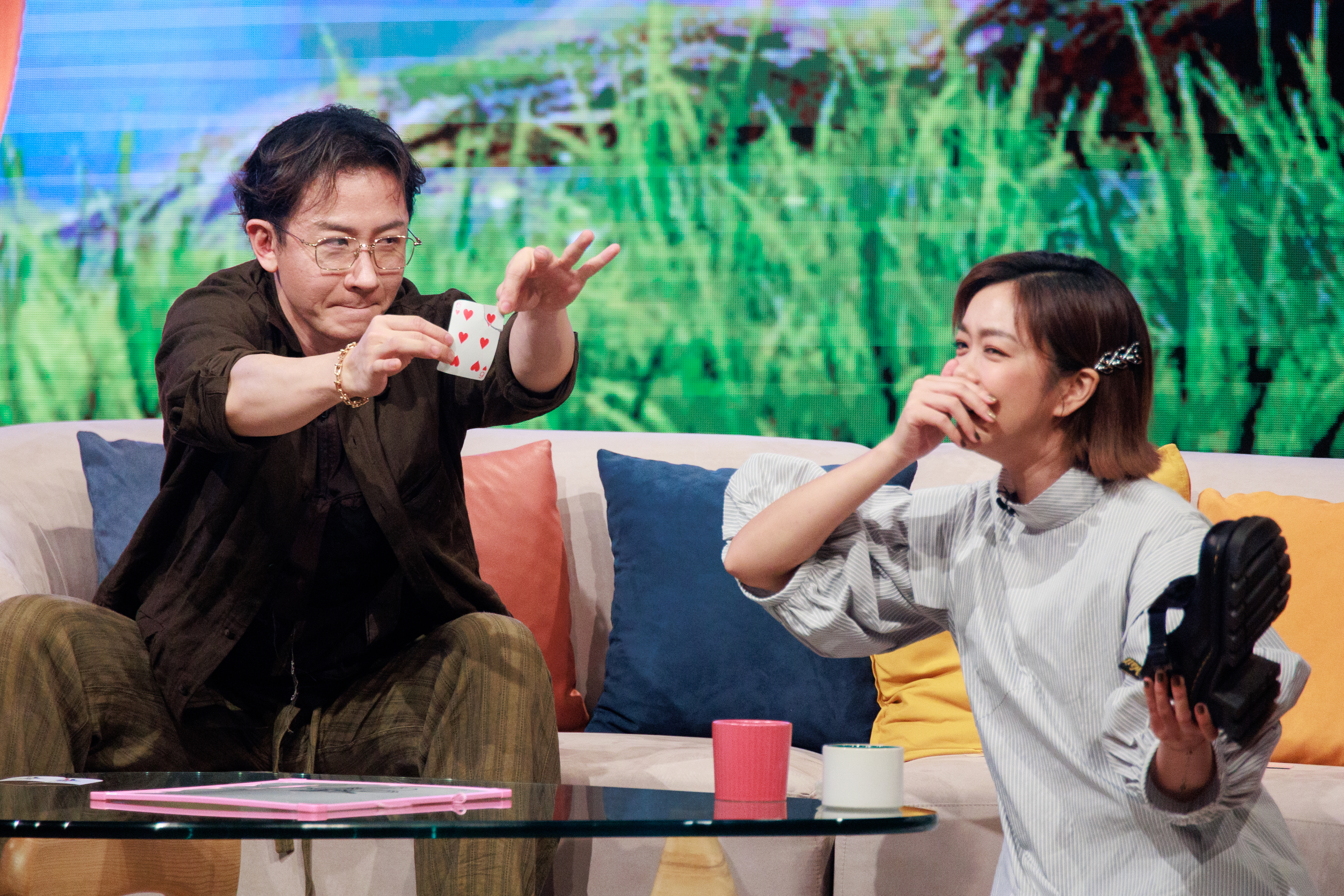 久未出現台灣螢光幕前的劉謙（左）是《我的成長》節目亮點之一。（喜盟娛樂提供）