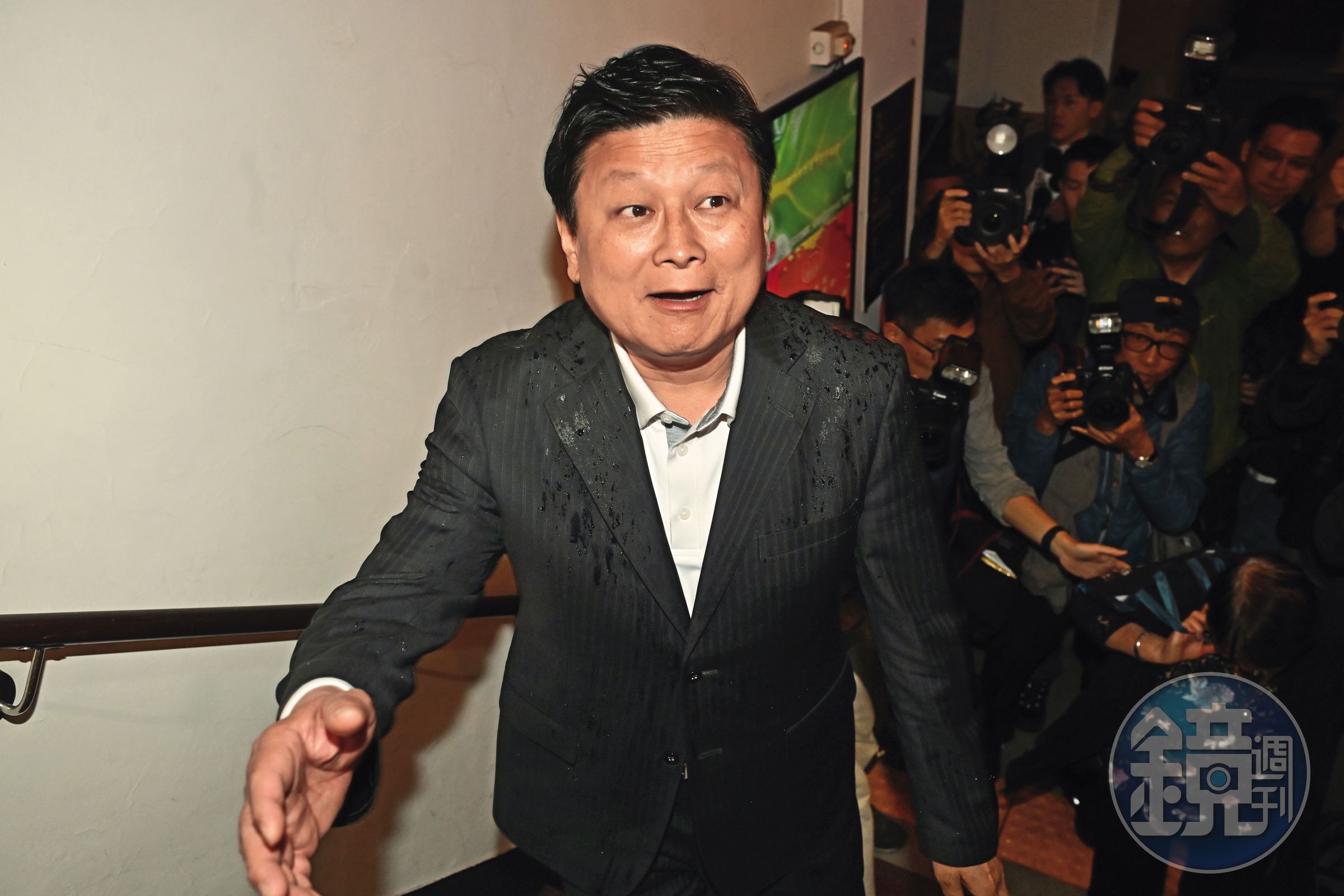 台北地檢署近月來針對藍營競 選小物3度搜索,花蓮地檢署 也暗中追查幸福水泥案是否有 公務員向業者趁機勒索,劍指 花蓮王傅崐萁意味濃厚。