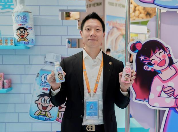 蔡衍明三子、旺旺集團總經理蔡旺庭日前發表「祖國論」引發爭議，今傳出擁僑民身分未服役。（翻攝自微博）