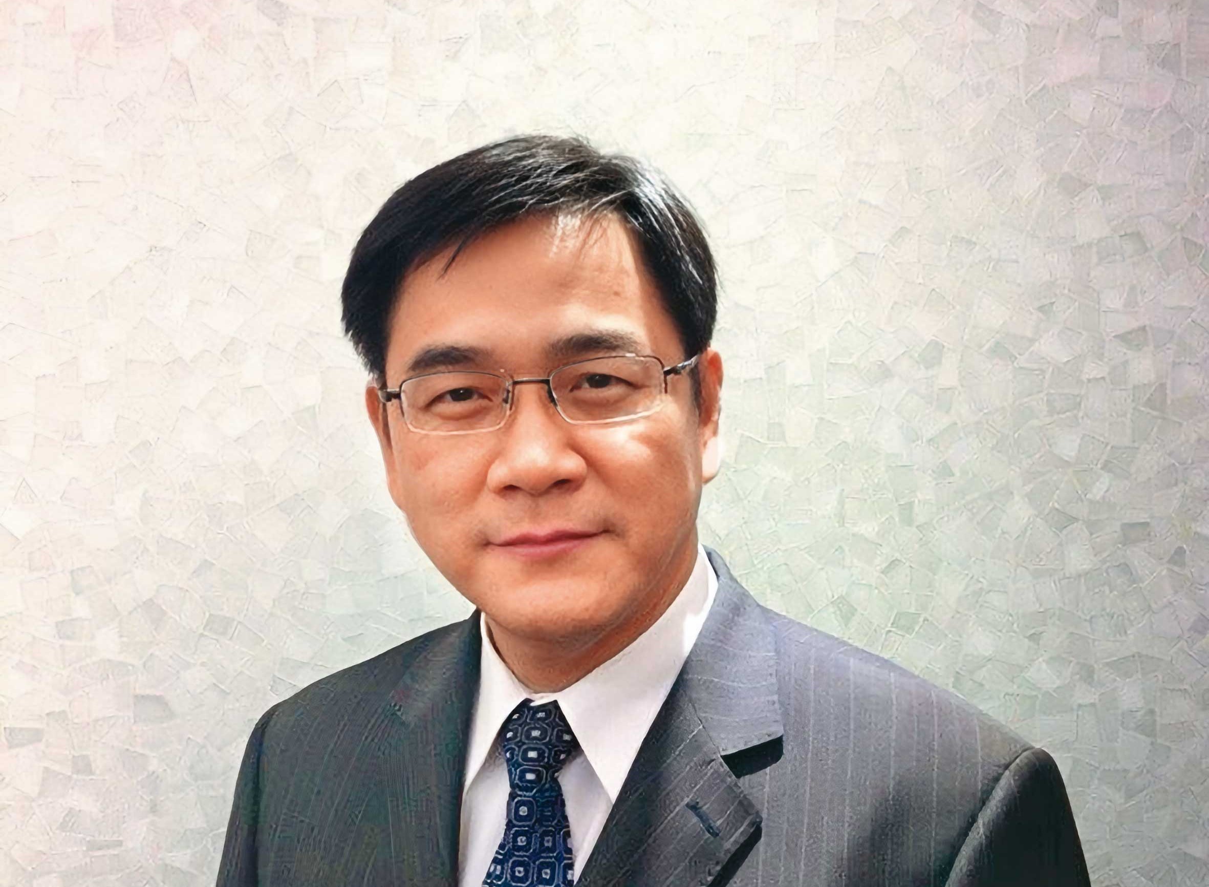 騰昌負責人史碩人為國民黨中央委員，在桃園從事土石方生意多年，現因妨礙公務遭通緝中。（翻攝史碩仁臉書）