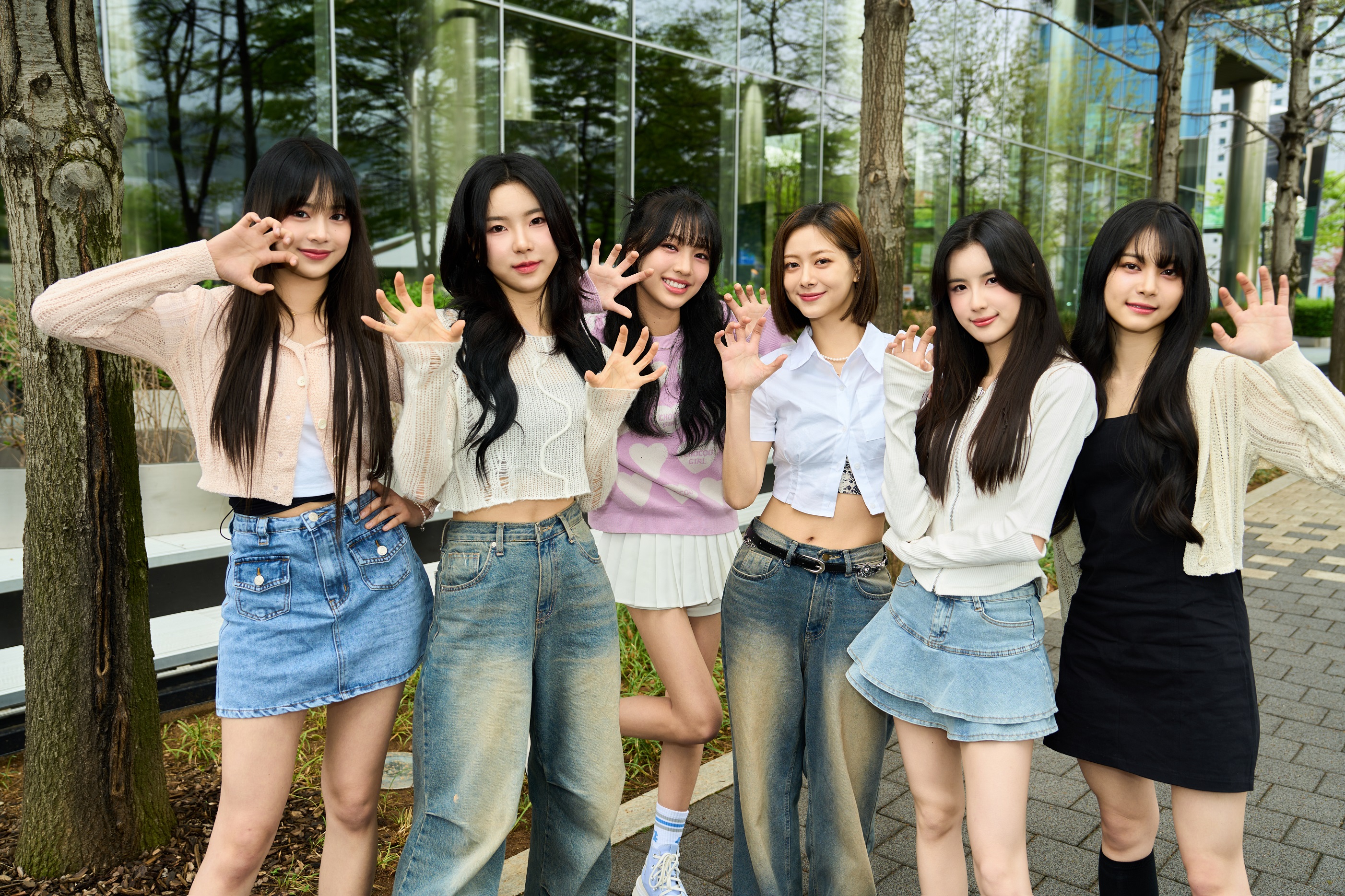 GENBLUE幻藍小熊參觀SBS《THE SHOW》錄影，心情超興奮。（天空娛樂提供）