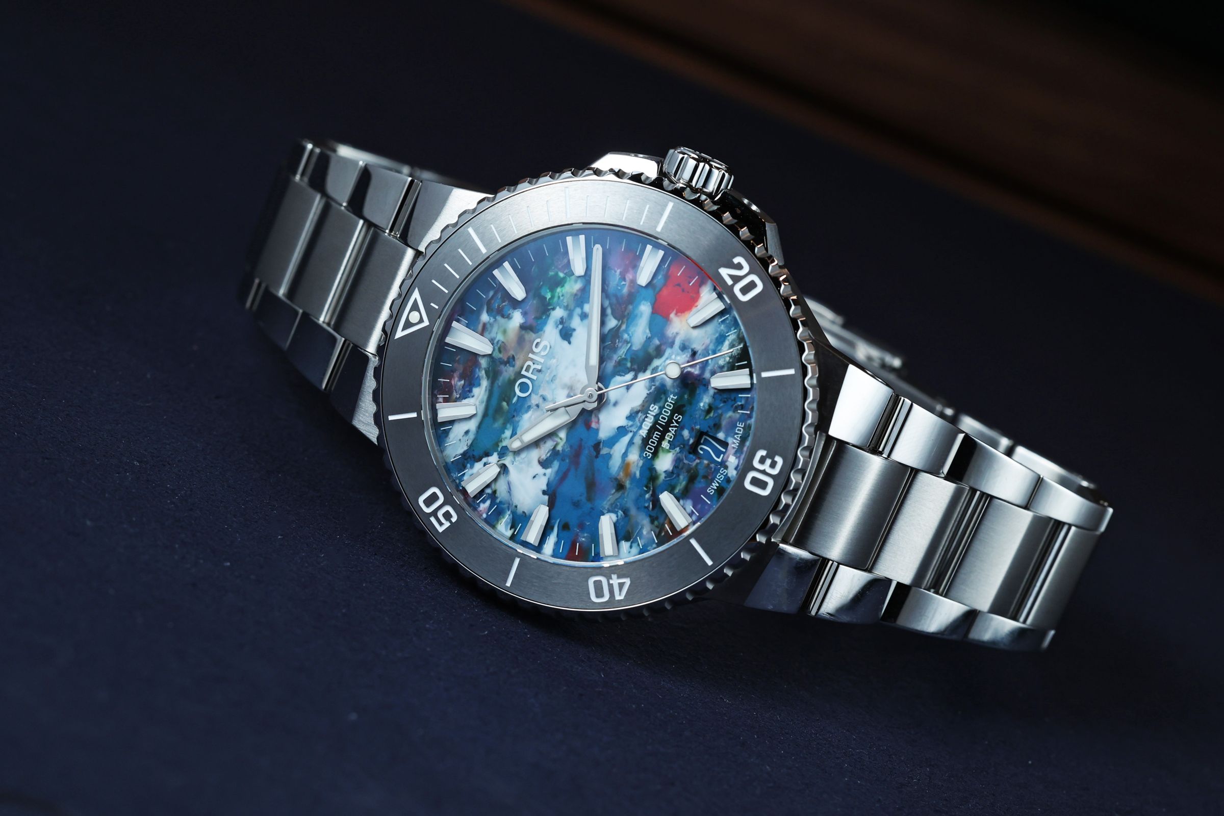 Aquis Date Upcycle，43.5mm精鋼材質，定價NT$80,000。