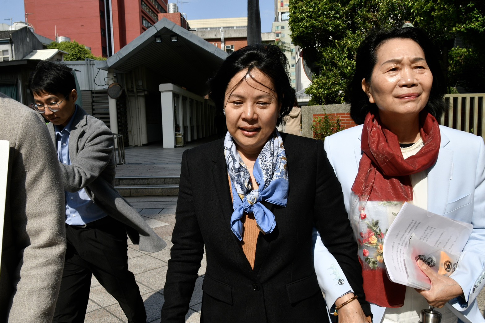 李貞秀(中)深陷中國國籍問題,今欲行使質詢權時,遭到召委李柏毅與劉世芳的雙重「冷處理」。資料照(鏡報李智為)