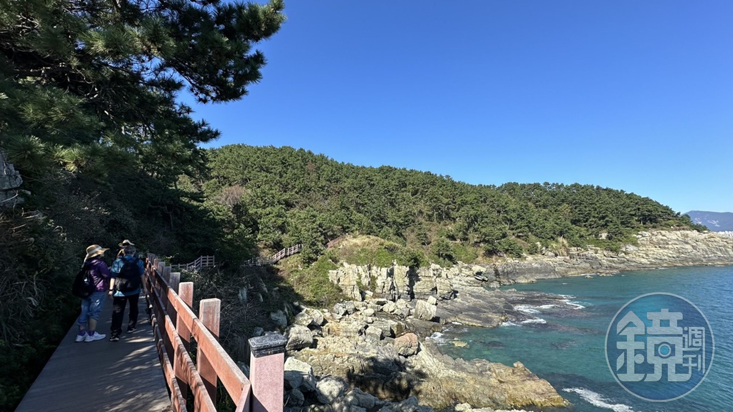 沿途的步道大多都是「海景第一排」。
