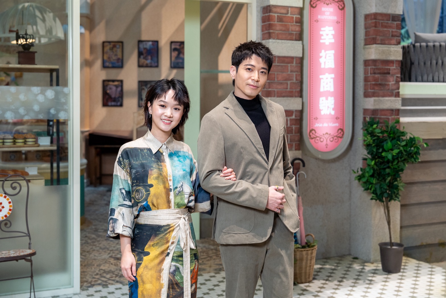 侯彥西和嚴正嵐為《大愛街二巷》記者會出席殺青記者會。（大愛提供）