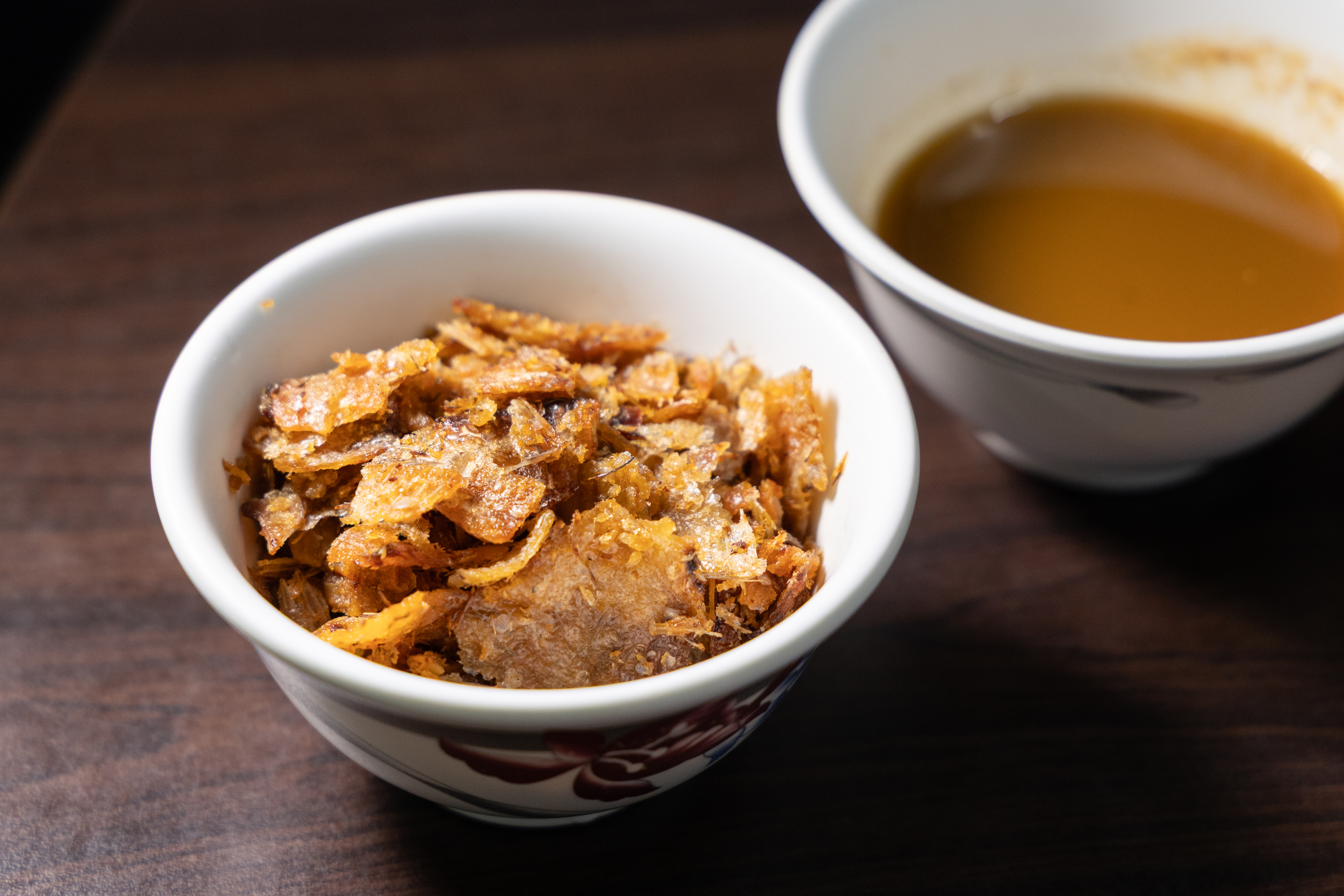 怕湯頭越吃越淡的話,可以加點「扁魚酥」保持香濃。(80元/份)