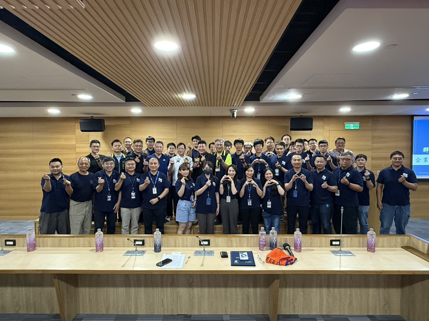 新北市政府消防局今(22)日辦理「企業義消暨防災士訓練結訓典禮暨成果演練」。
